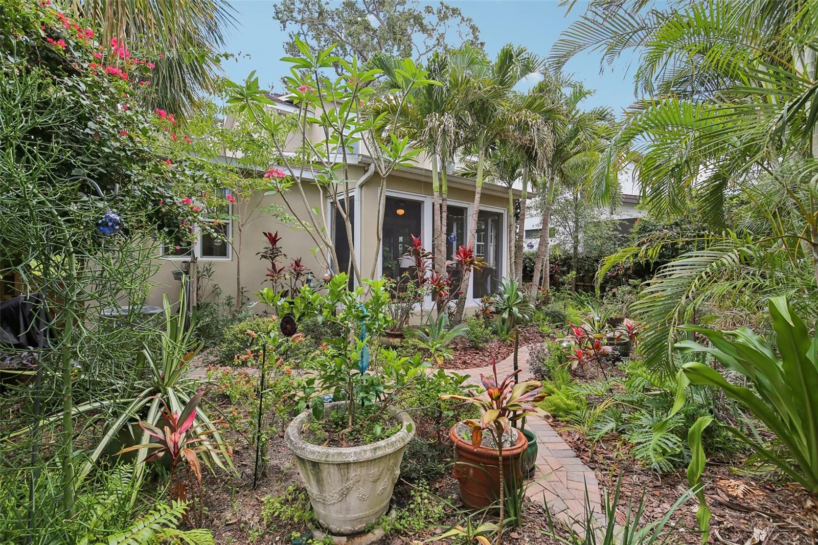 Image 62 of 75 For 1014 7th Street N