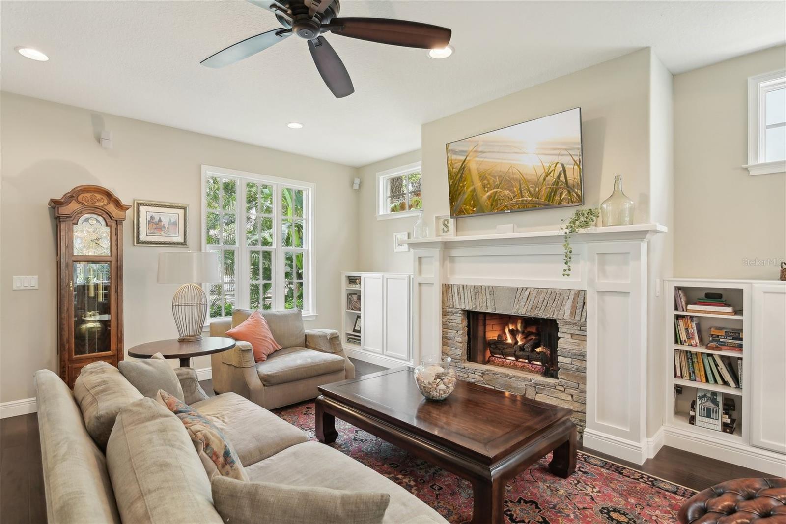 Image 7 of 75 For 1014 7th Street N