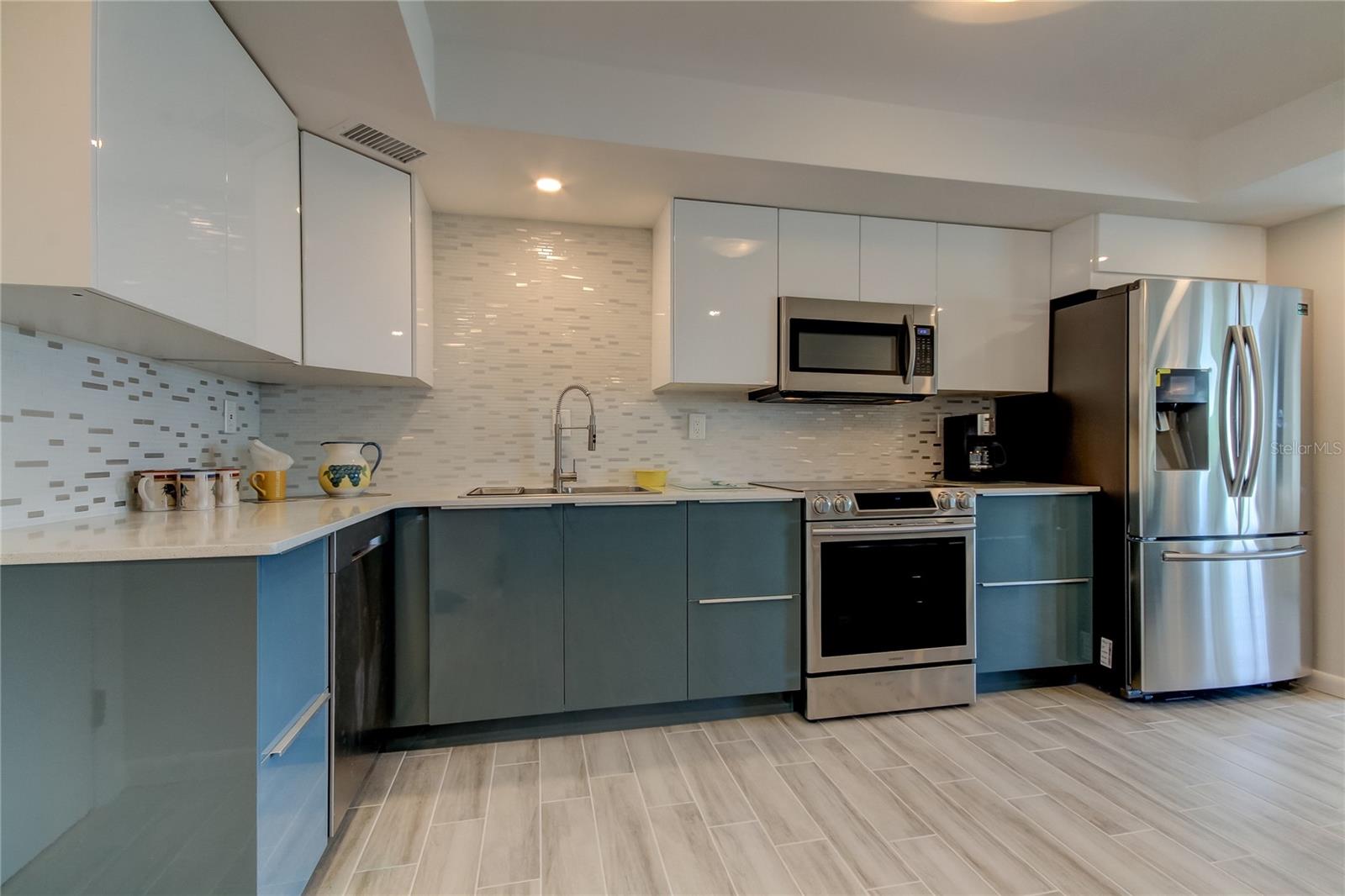 Image 20 of 40 For 420 64th Avenue 1206e