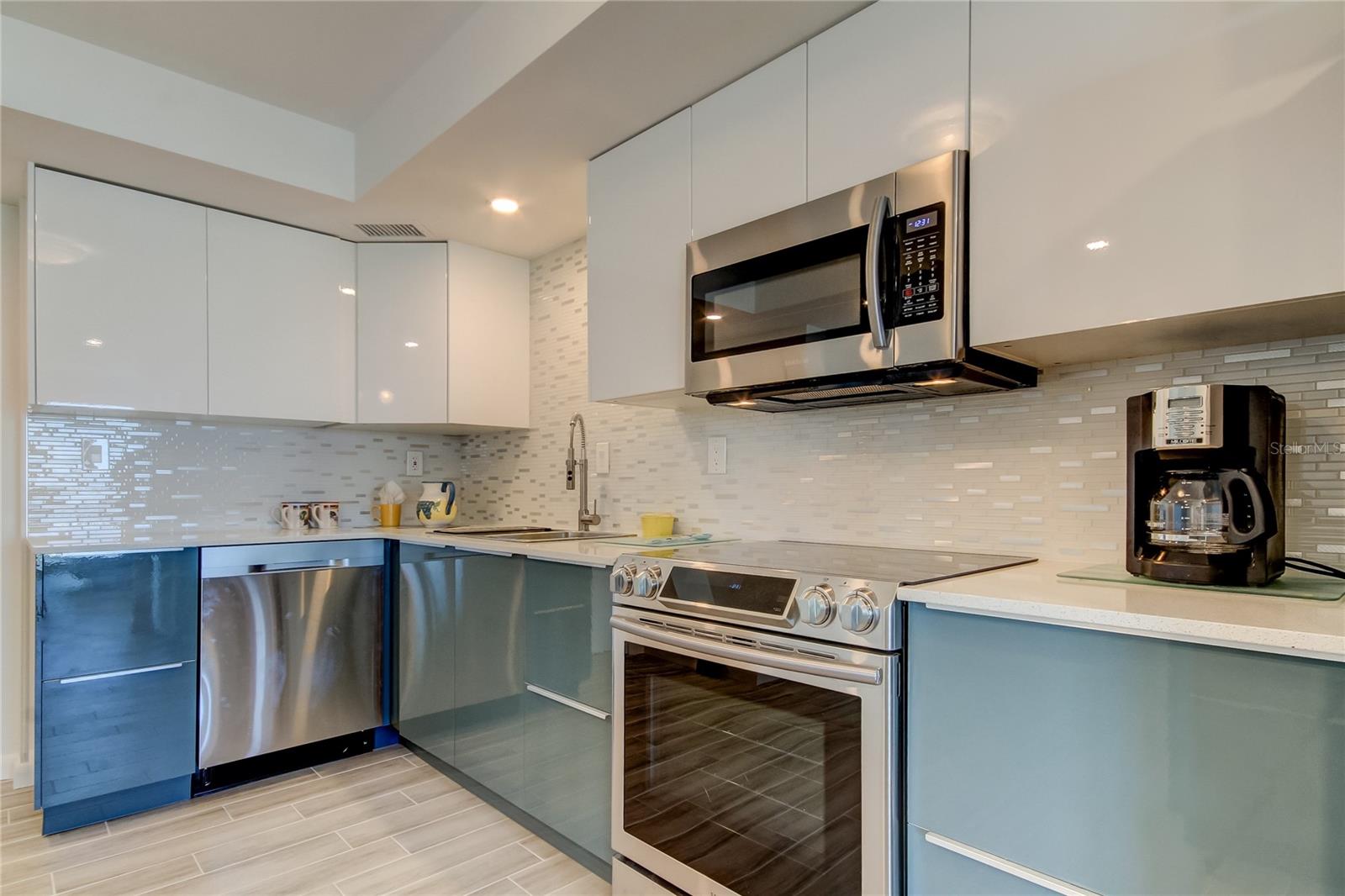 Image 23 of 40 For 420 64th Avenue 1206e