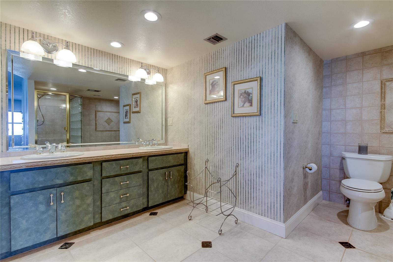 Image 31 of 40 For 420 64th Avenue 1206e