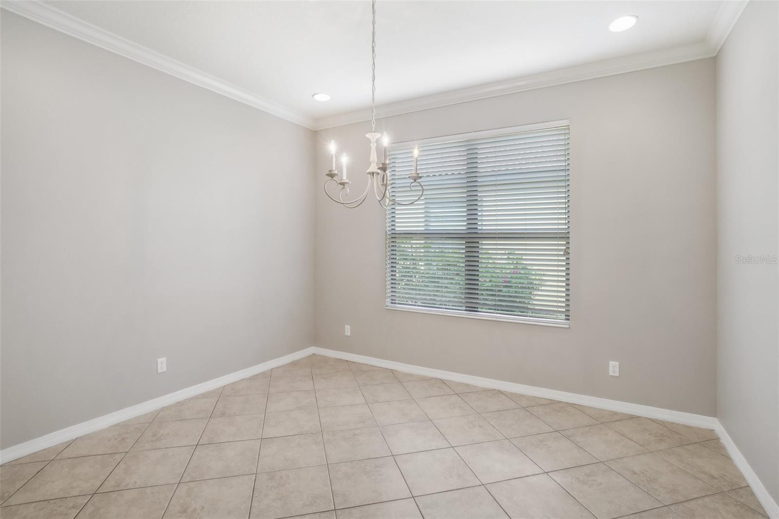 Image 13 of 29 For 127 Silver Falls Drive