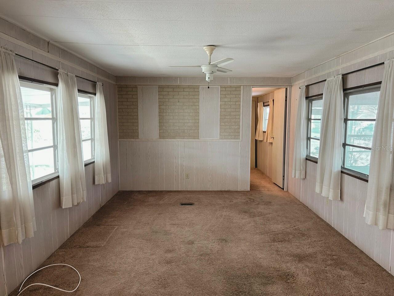 Listing photo id 9 for 663 54th Way S 146