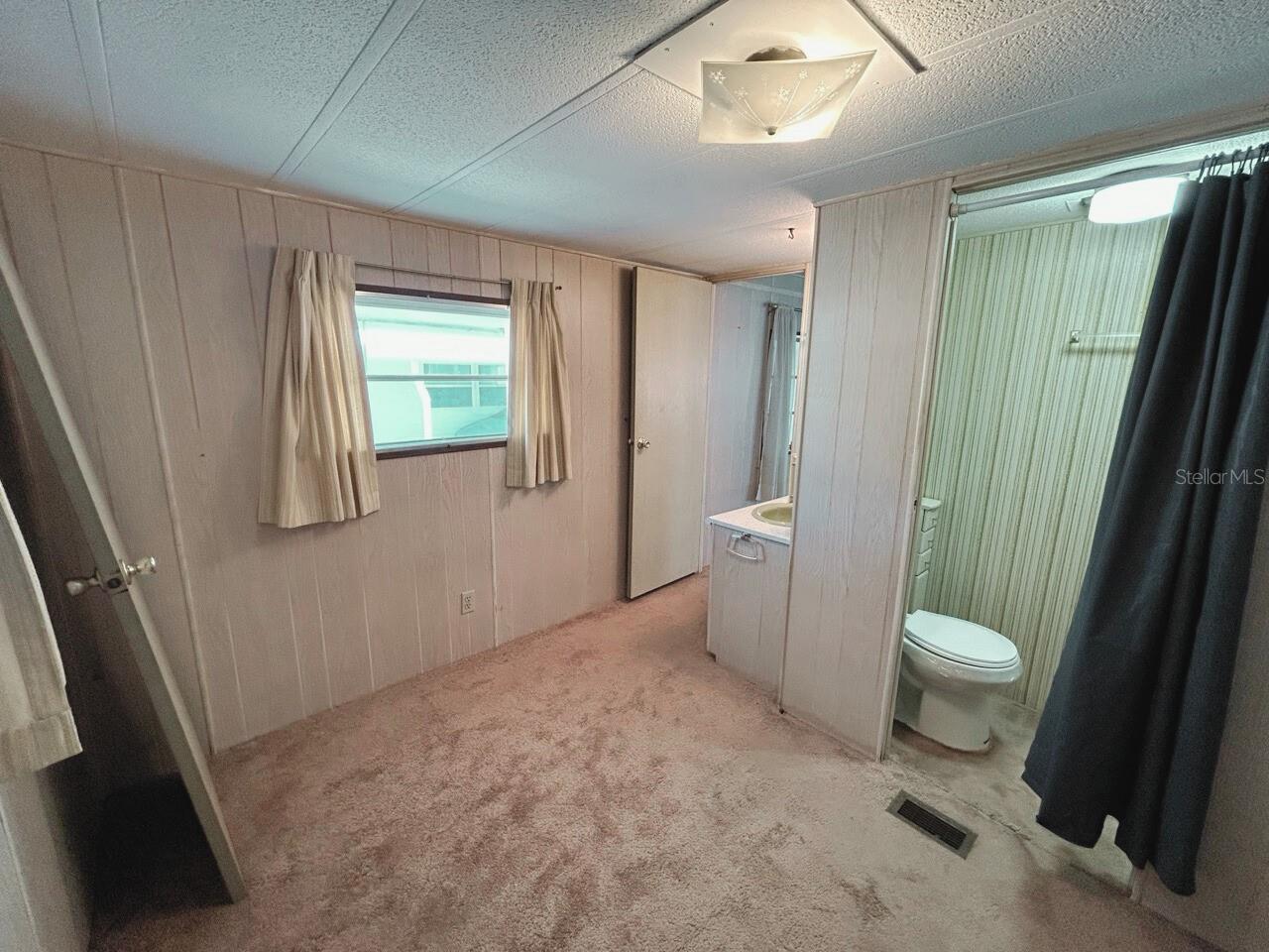 Listing photo id 11 for 663 54th Way S 146