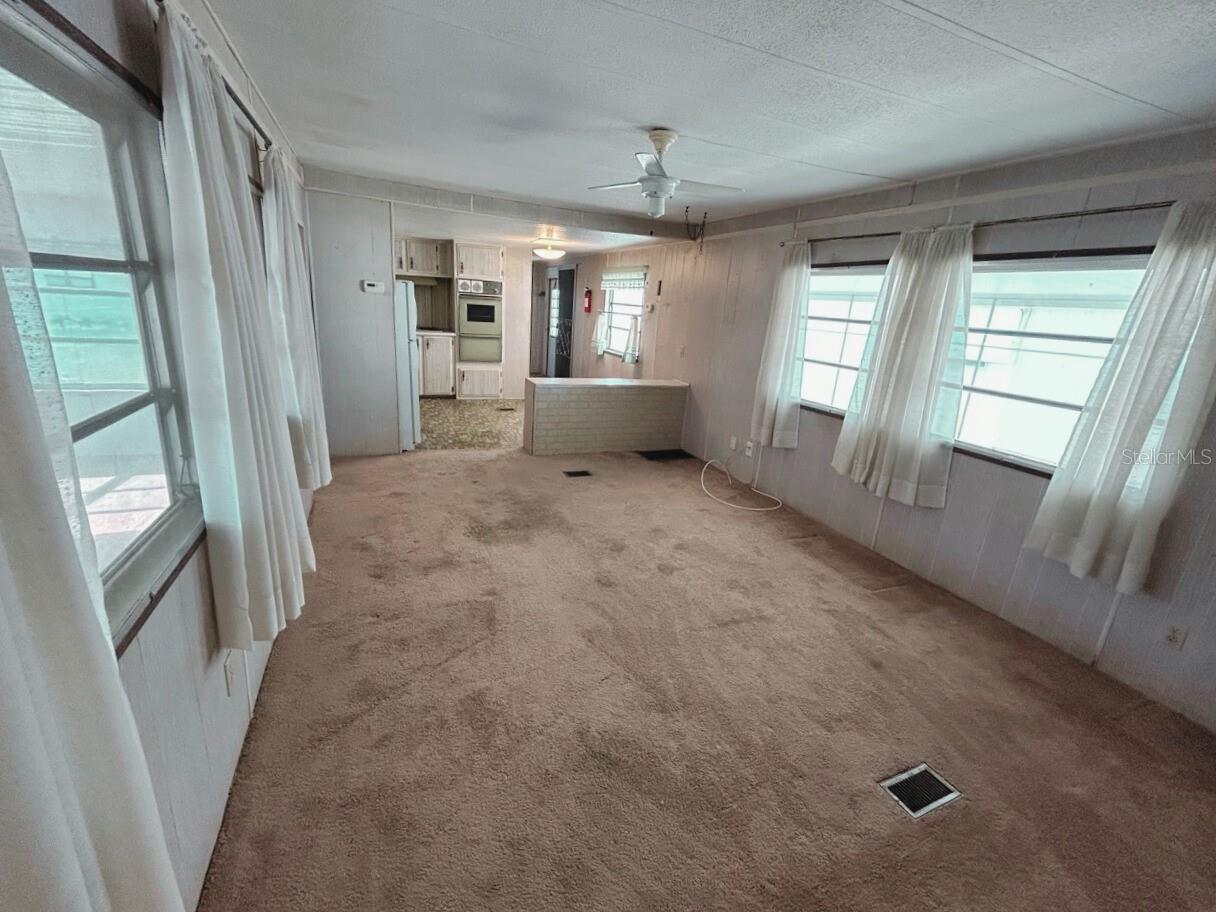 Listing photo id 12 for 663 54th Way S 146