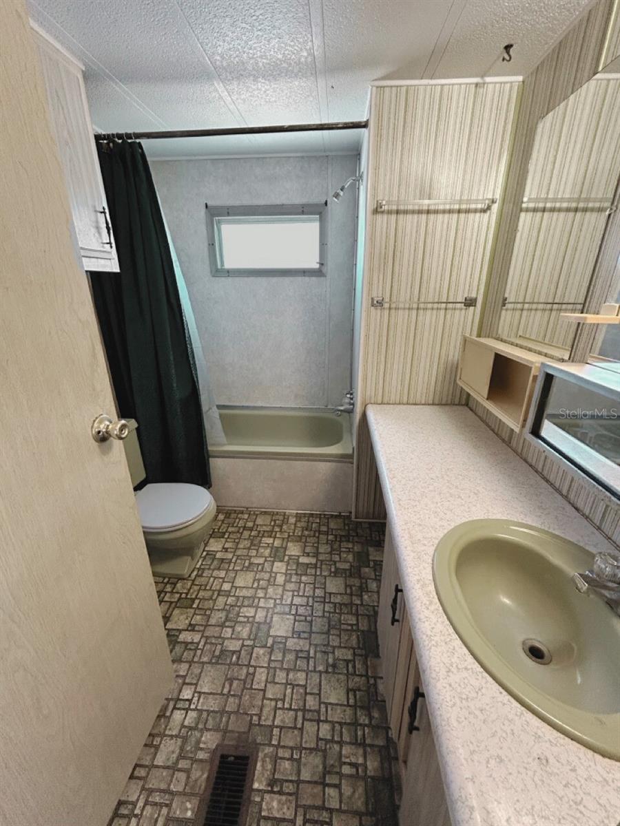 Listing photo id 14 for 663 54th Way S 146