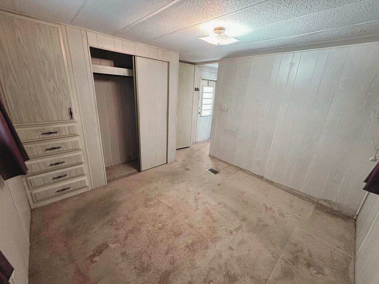 Listing photo id 16 for 663 54th Way S 146