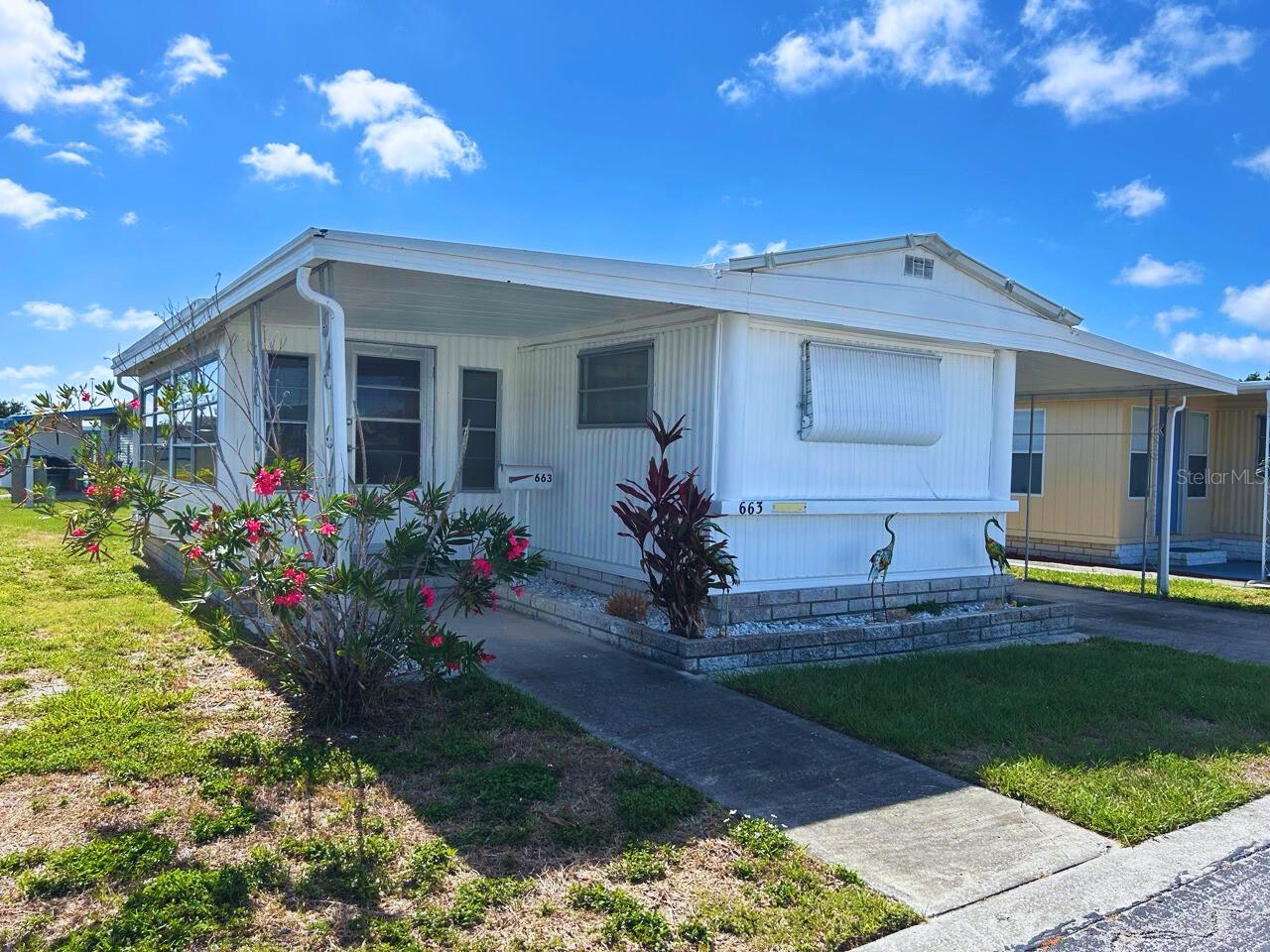 Listing photo id 0 for 663 54th Way S 146