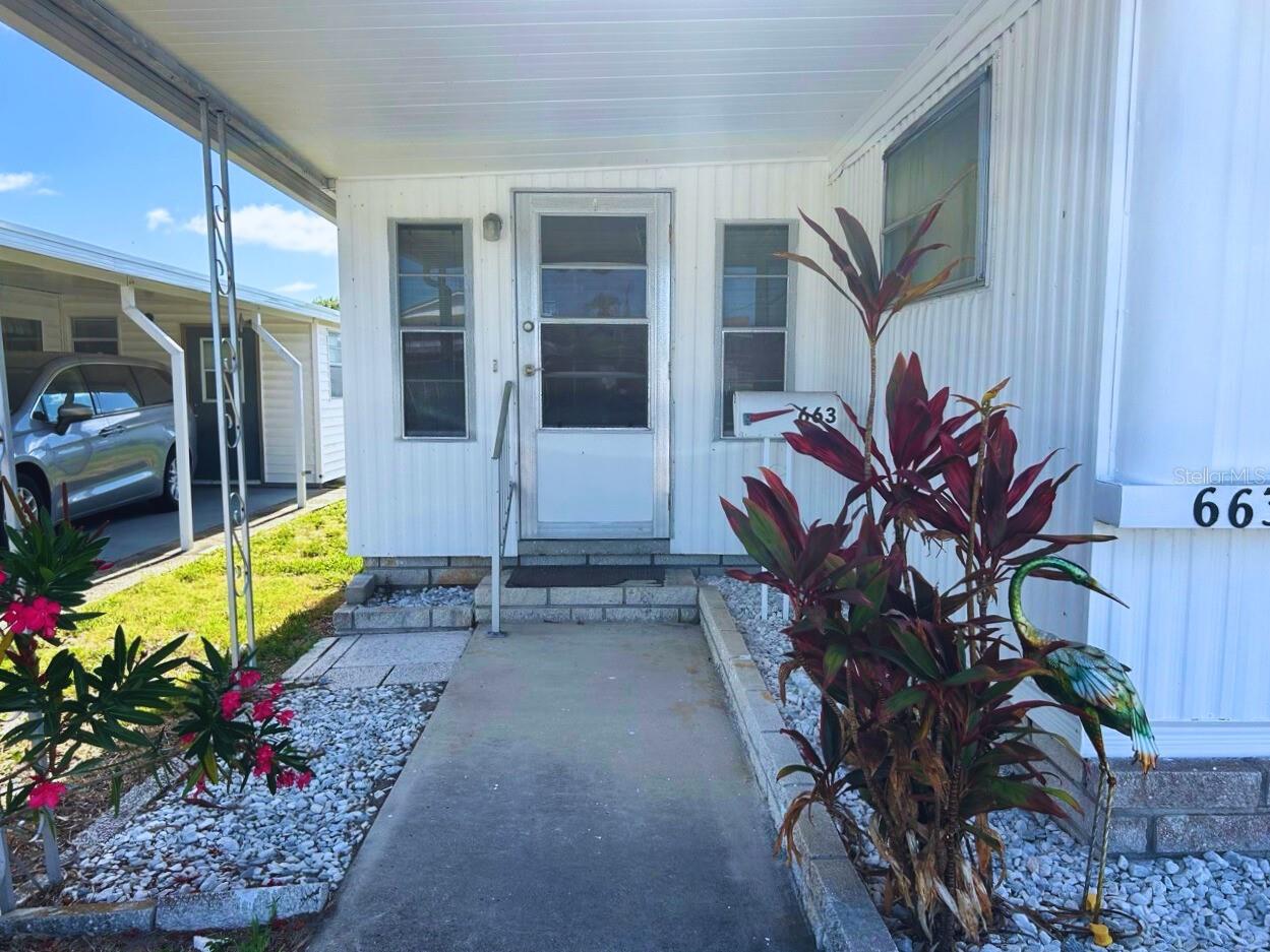 Listing photo id 3 for 663 54th Way S 146