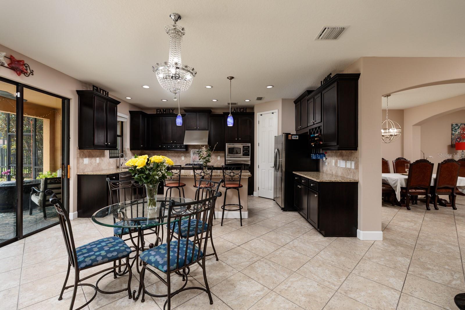 Listing photo id 10 for 4611 Grand Preserve Place