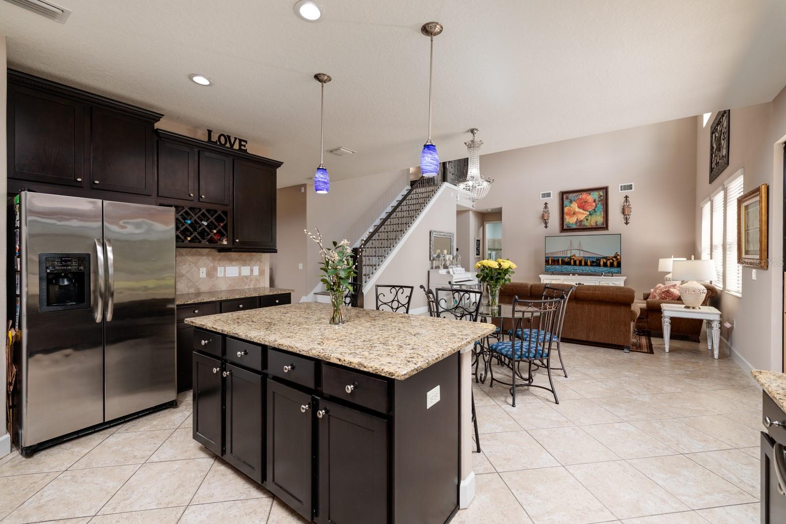 Listing photo id 14 for 4611 Grand Preserve Place