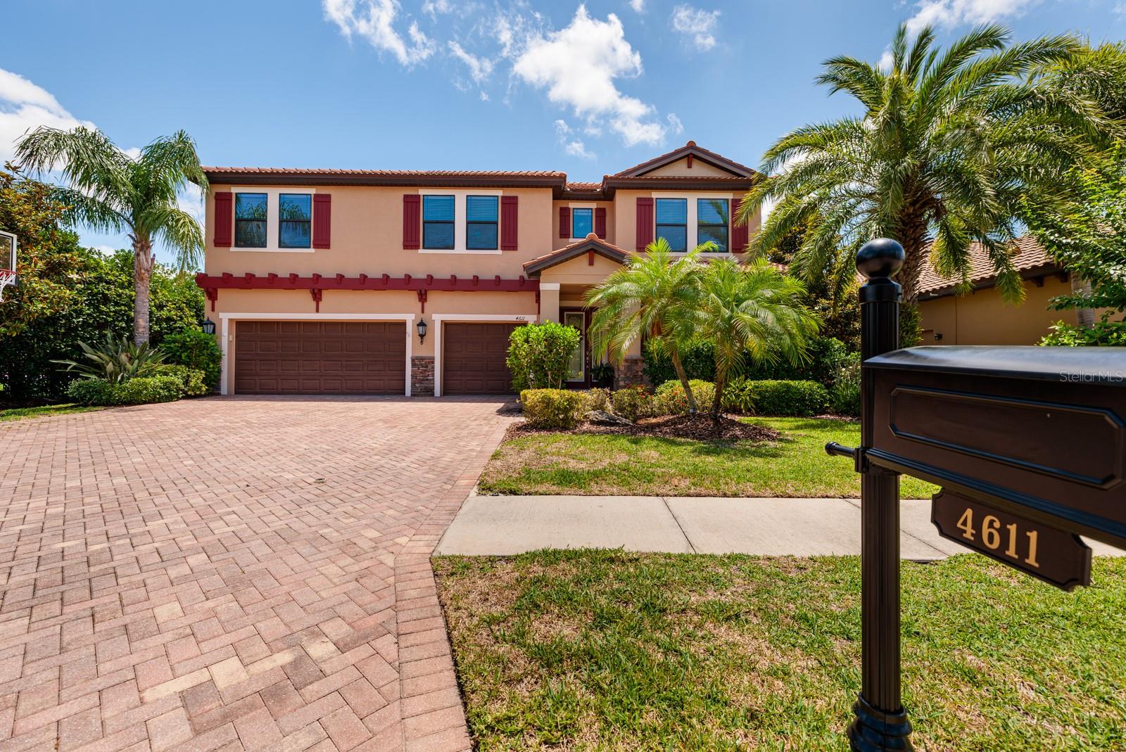 Listing photo id 0 for 4611 Grand Preserve Place