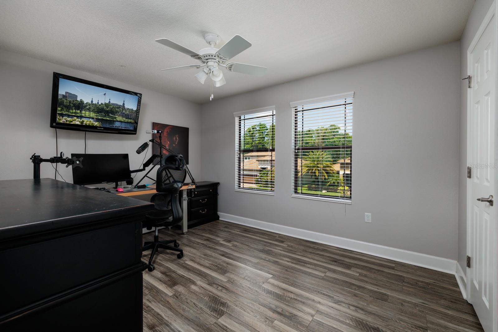 Listing photo id 22 for 4611 Grand Preserve Place