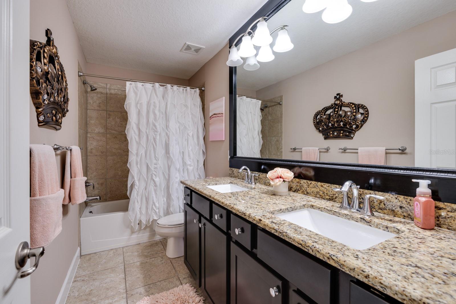 Listing photo id 25 for 4611 Grand Preserve Place