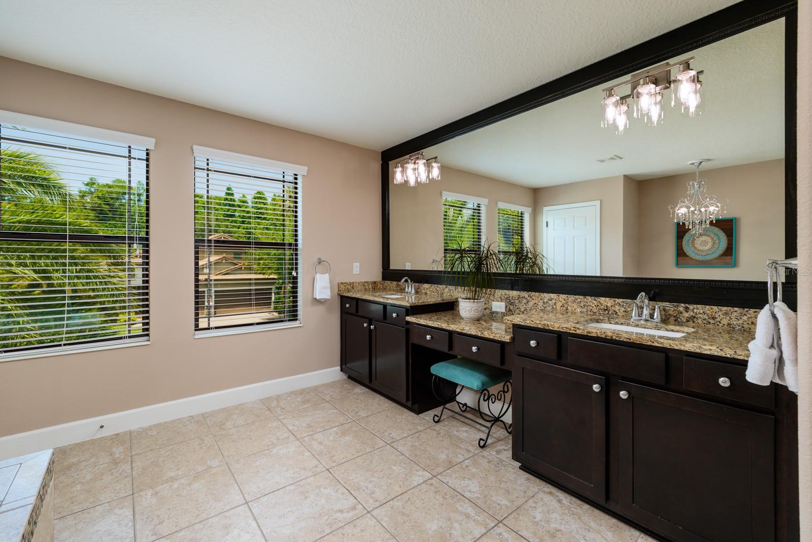 Listing photo id 32 for 4611 Grand Preserve Place