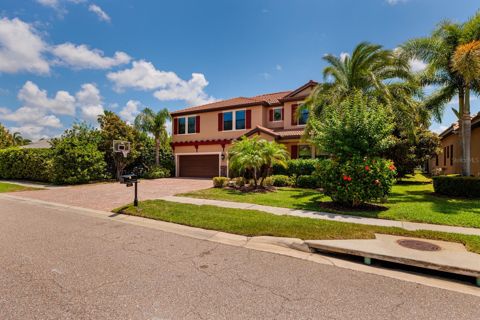 Listing photo id 49 for 4611 Grand Preserve Place