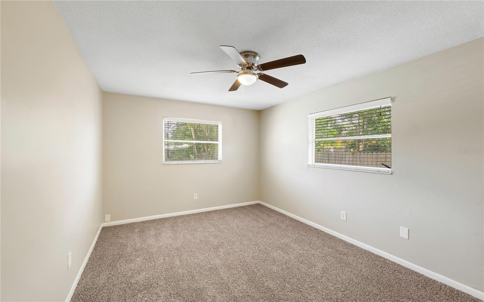 Image 14 of 25 For 204 Cove Court