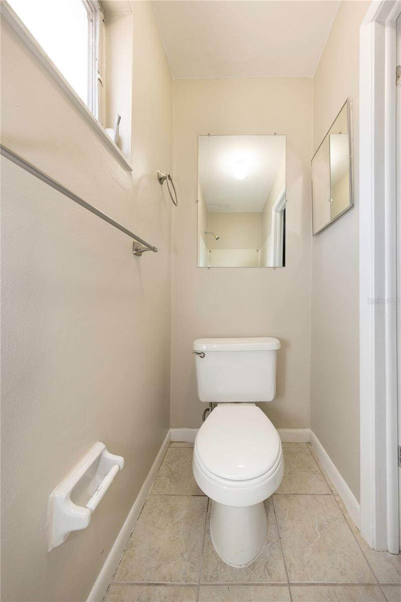Image 20 of 25 For 204 Cove Court