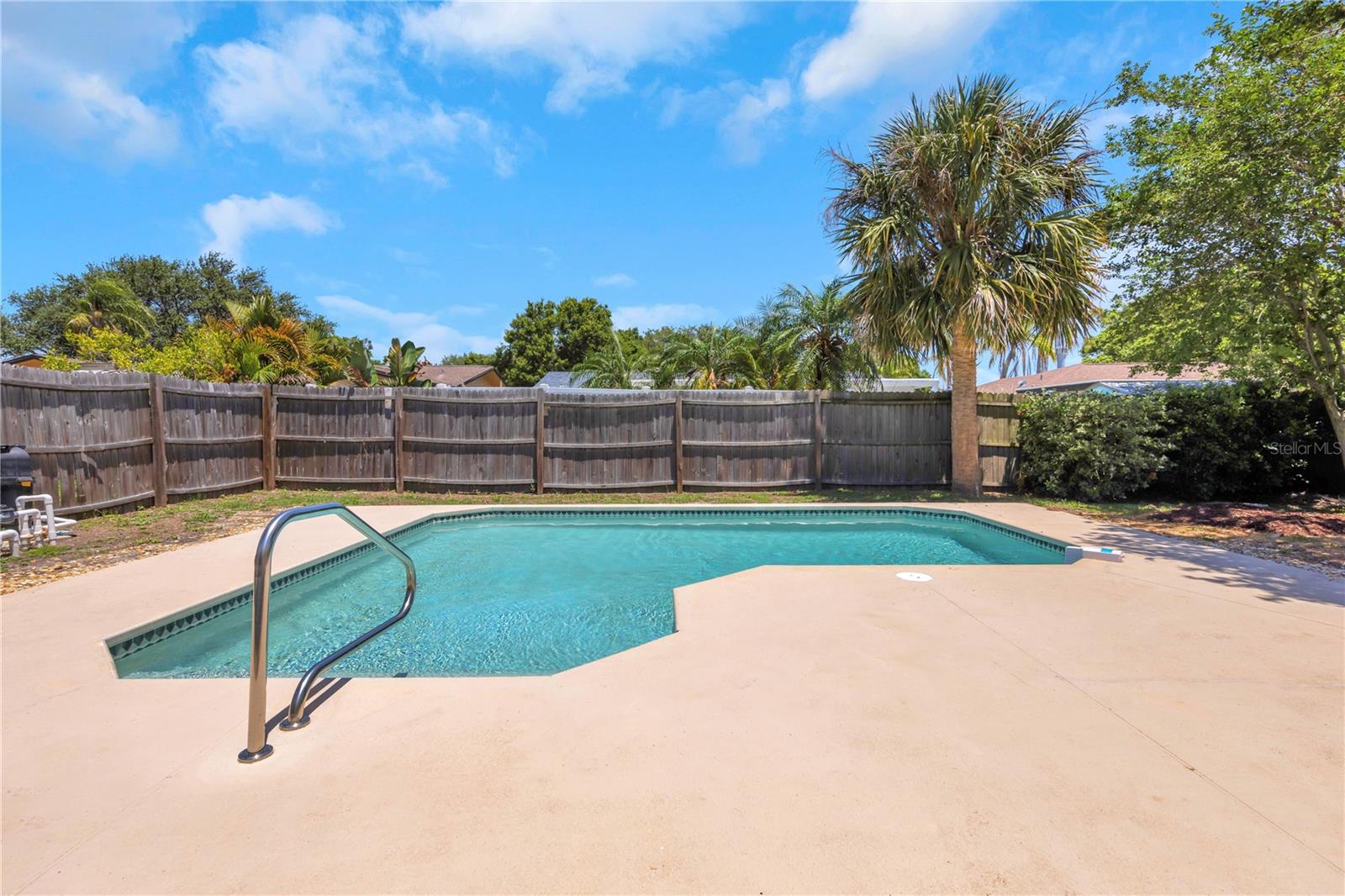 Image 6 of 25 For 204 Cove Court