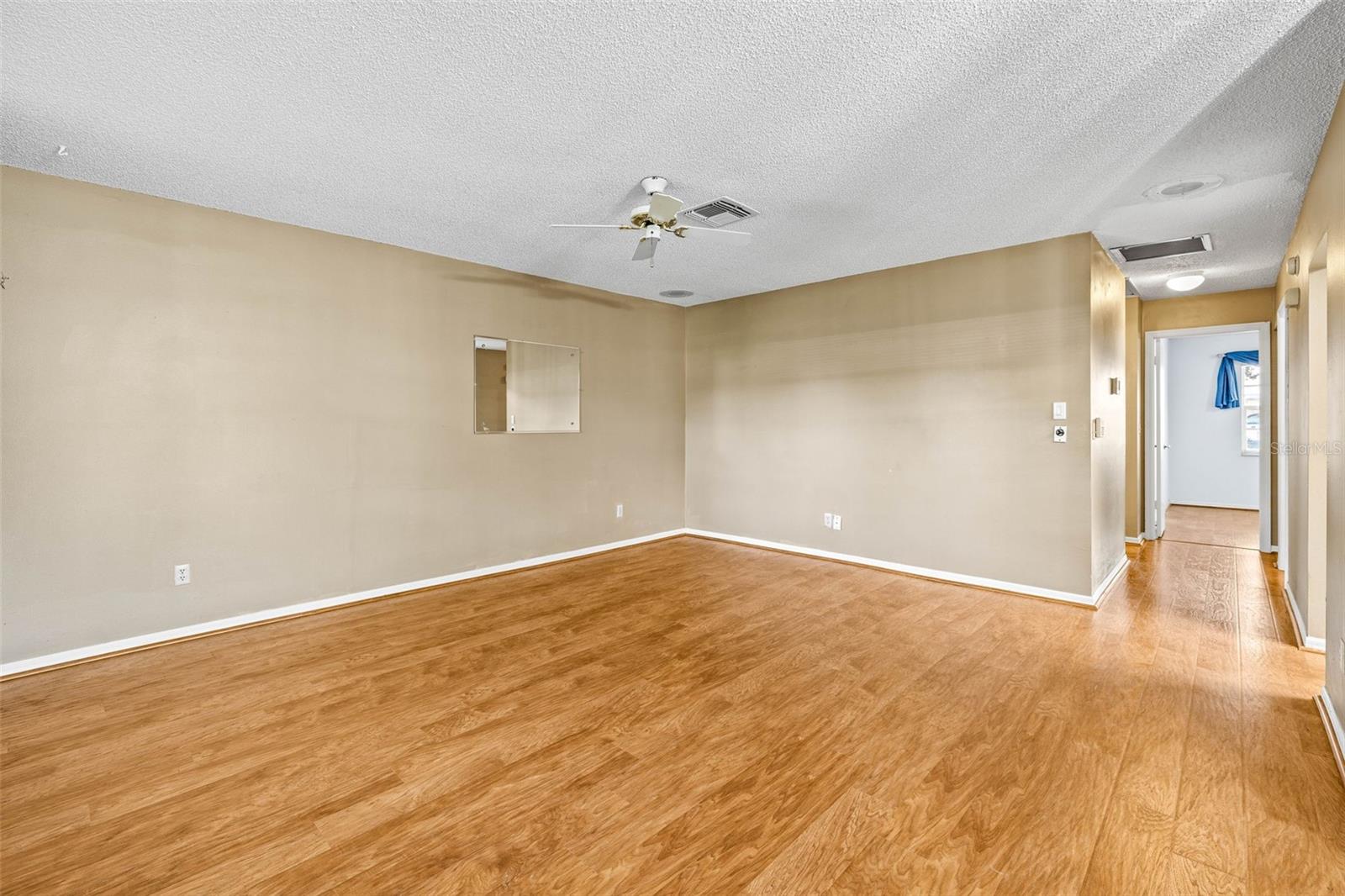 Image 4 of 39 For 1908 Canterbury Lane 28