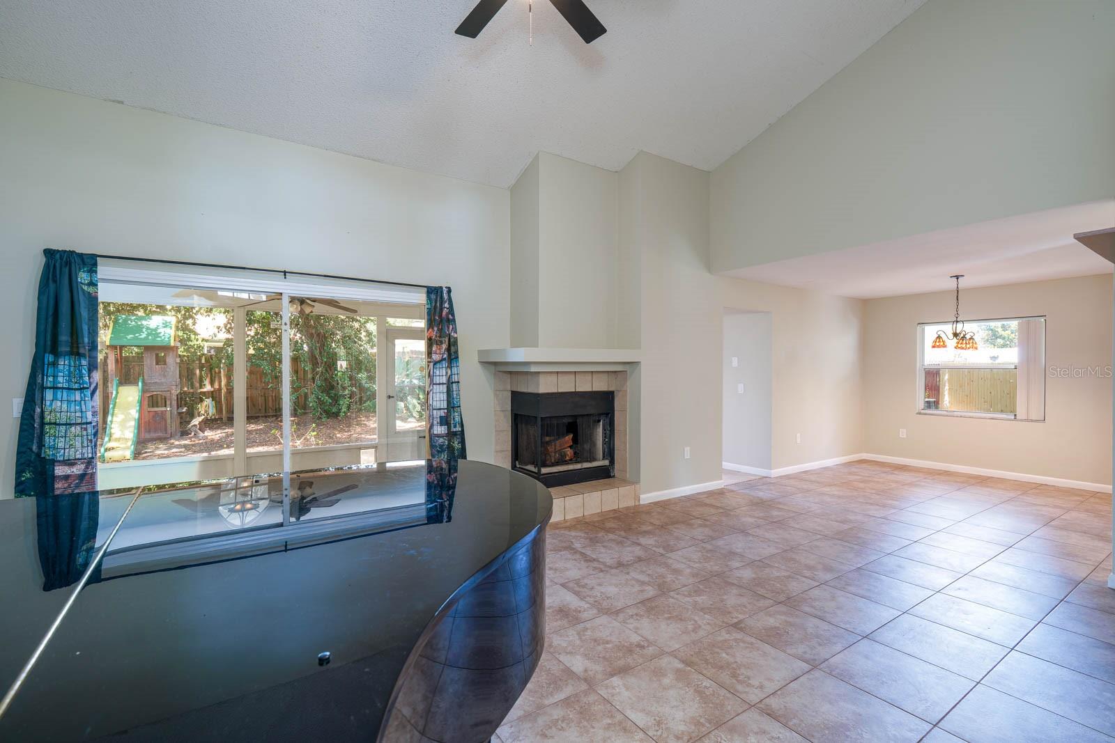 Image 4 of 55 For 748 Sagewood Drive