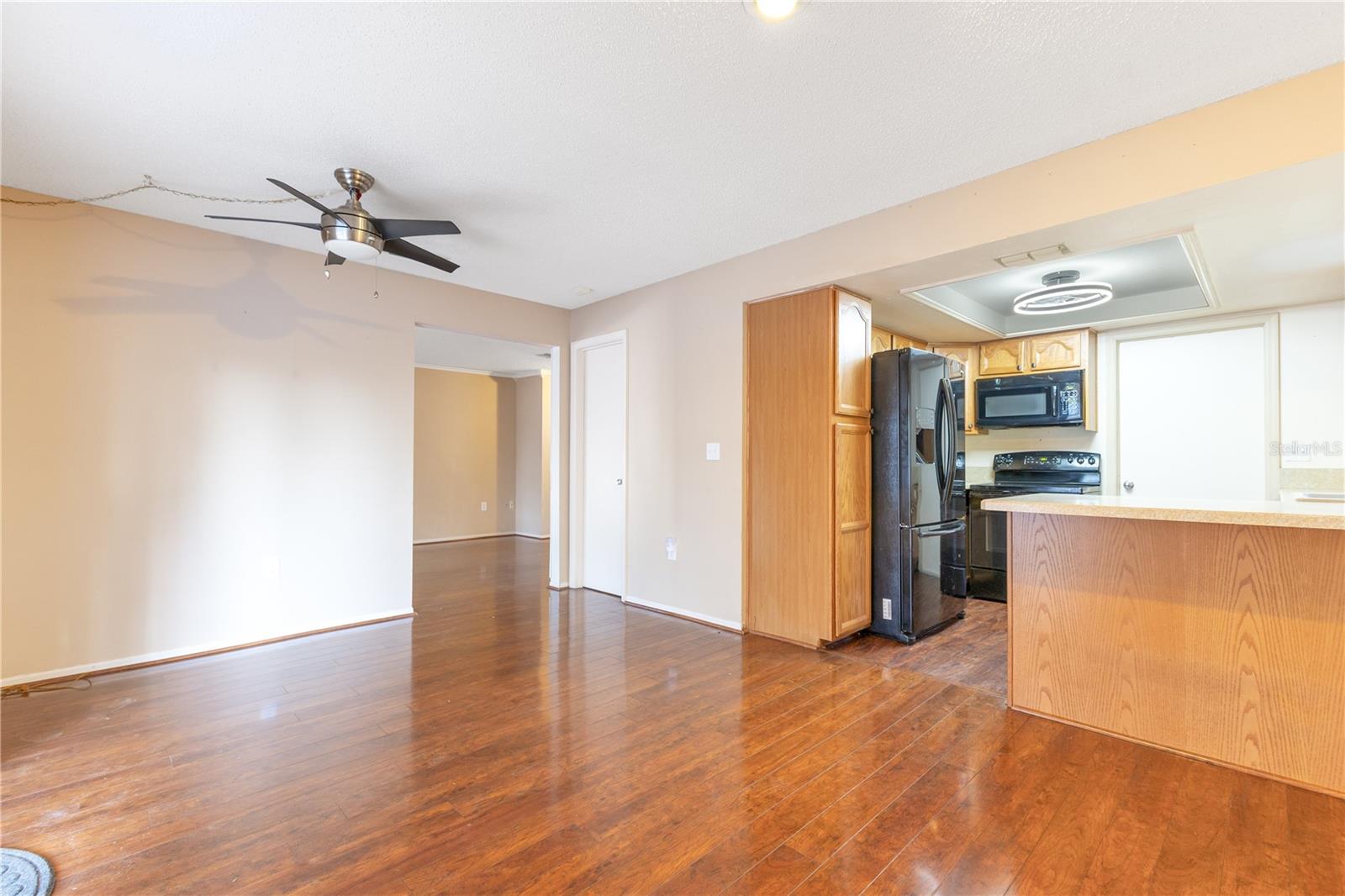 Image 13 of 36 For 728 Waterbridge Drive