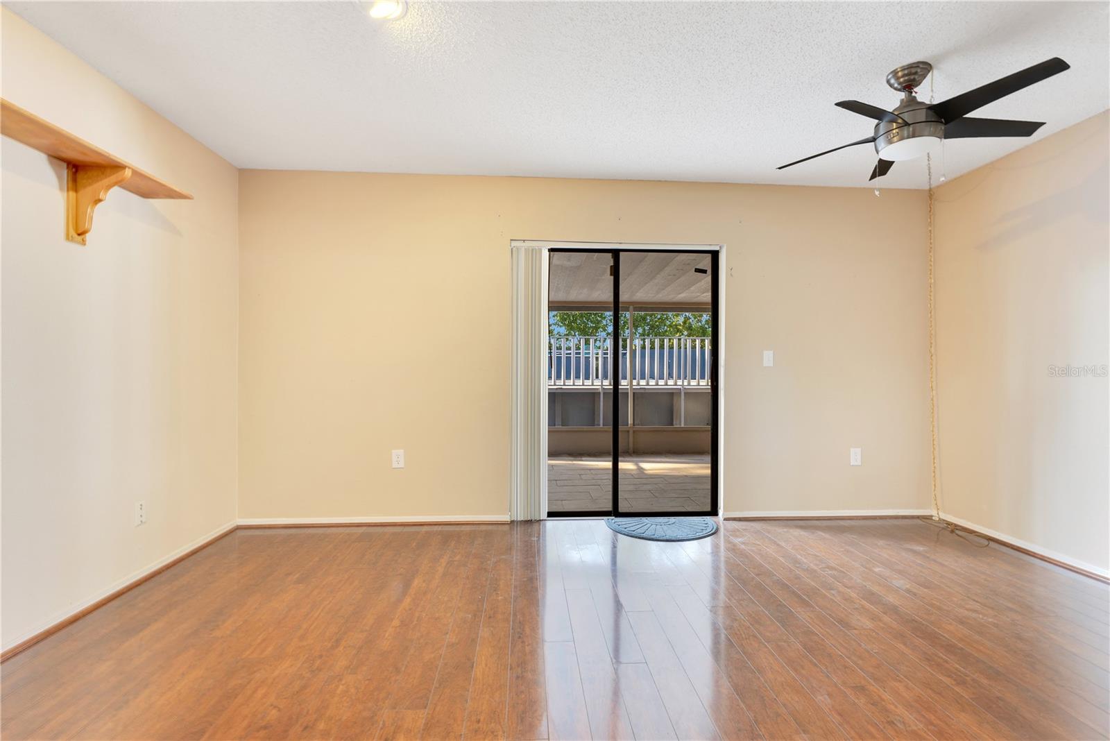 Image 14 of 36 For 728 Waterbridge Drive