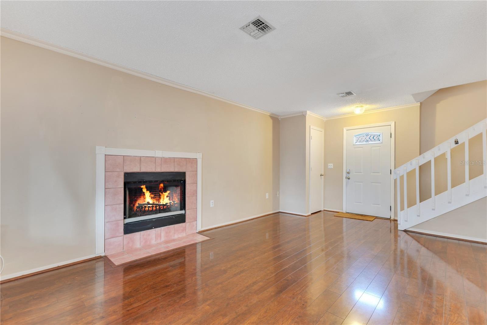 Image 4 of 36 For 728 Waterbridge Drive