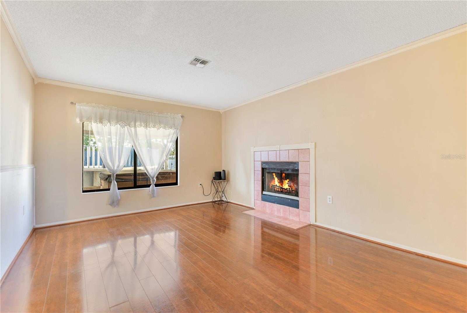 Image 6 of 36 For 728 Waterbridge Drive