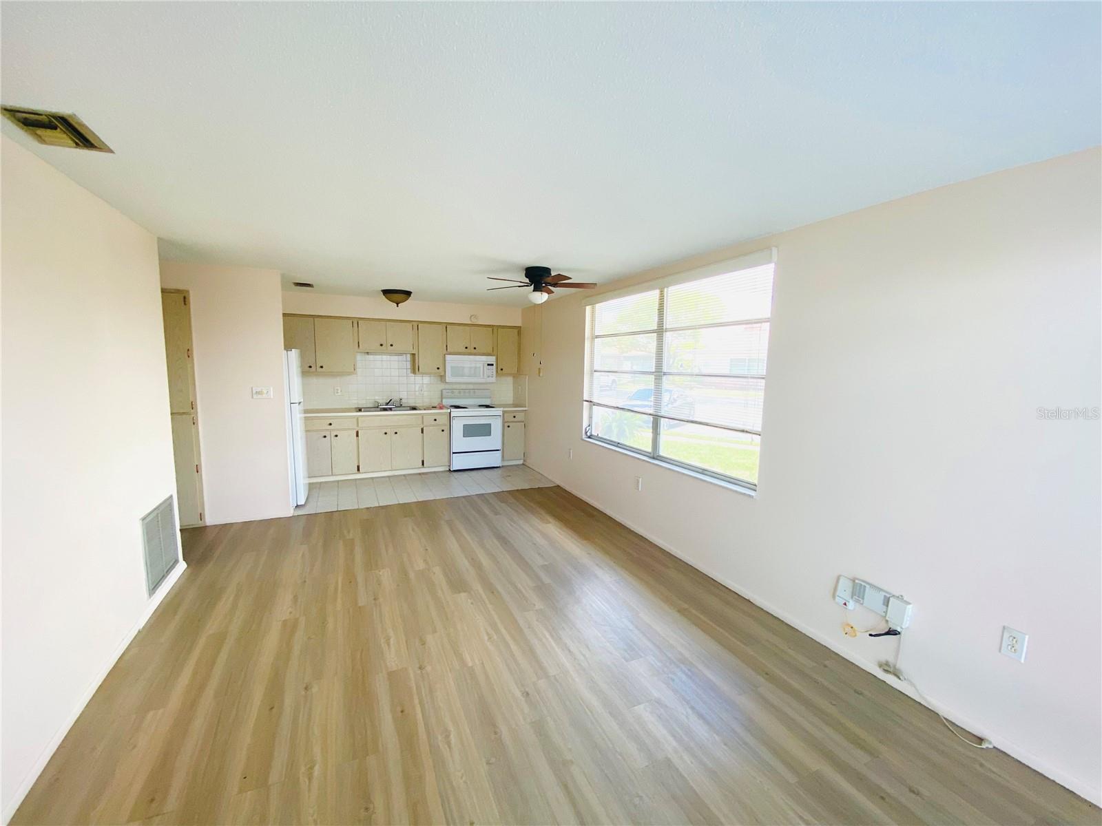 Image 4 of 24 For 4351 Tahitian Gardens Circle H