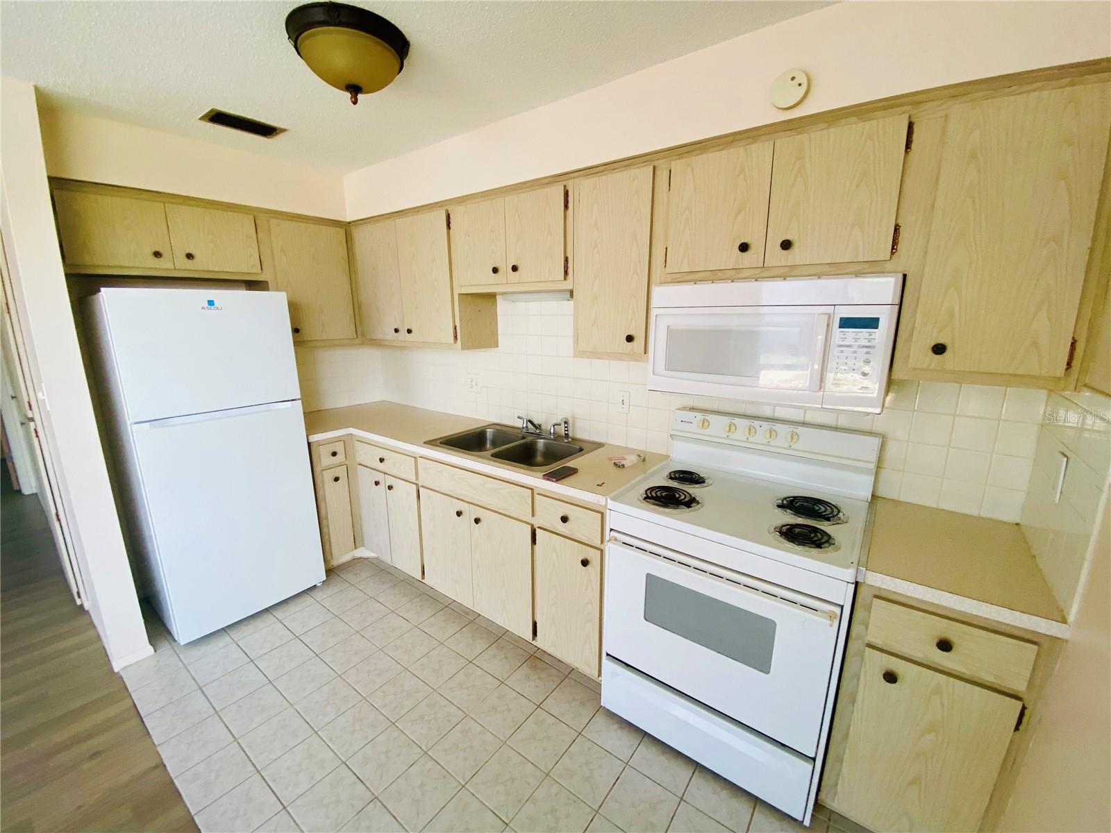 Image 8 of 24 For 4351 Tahitian Gardens Circle H
