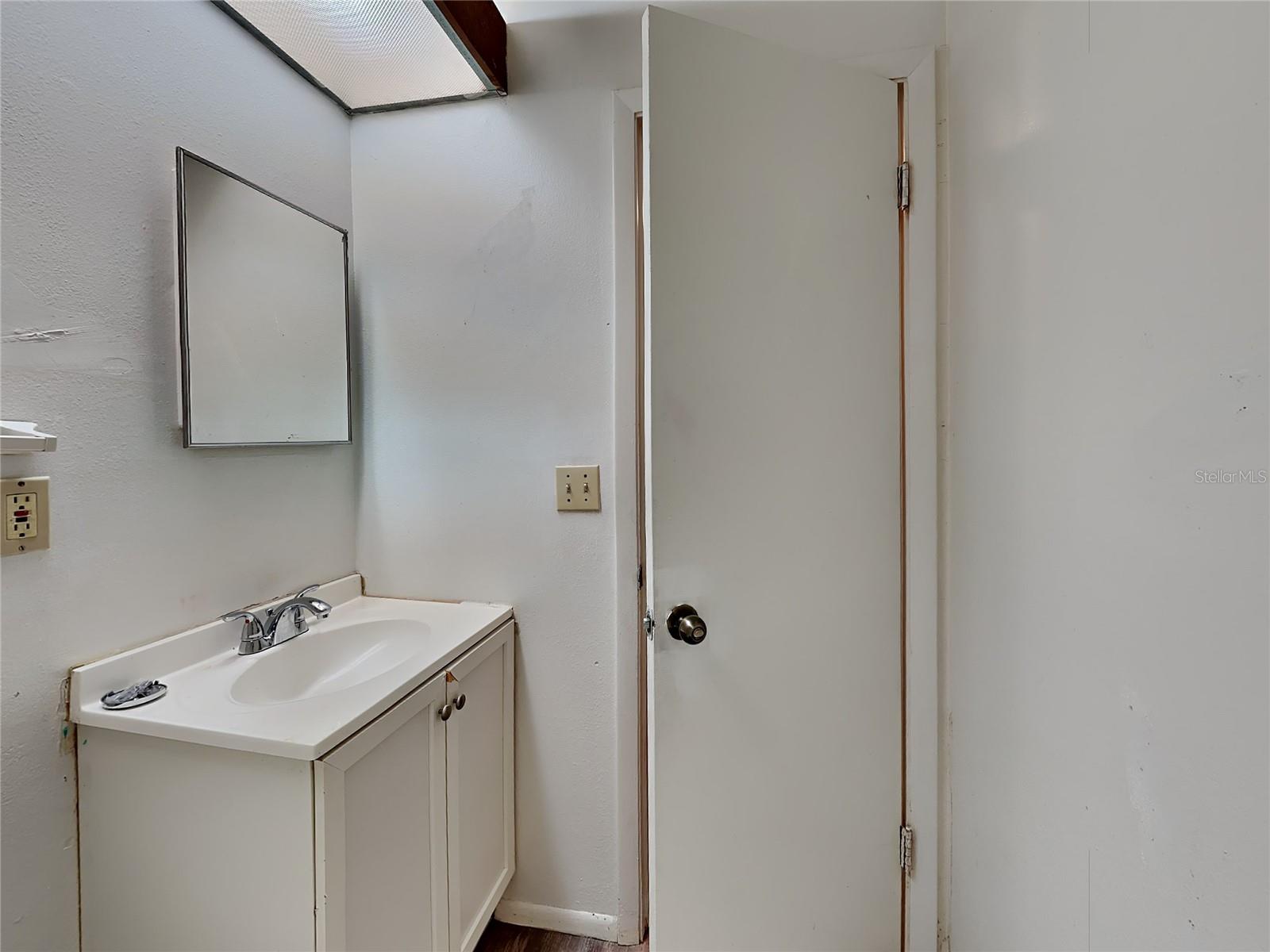 Image 14 of 20 For 907 63rd Avenue W 907 & 909