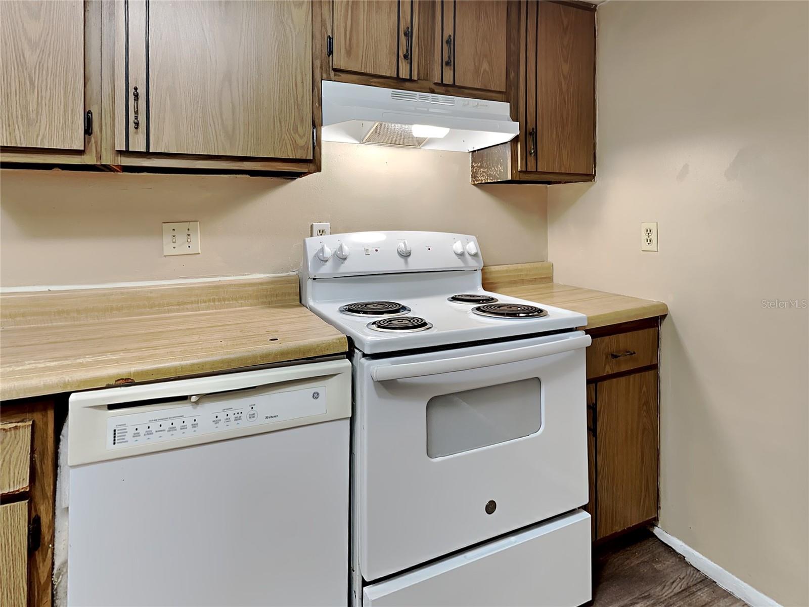 Image 2 of 20 For 907 63rd Avenue W 907 & 909