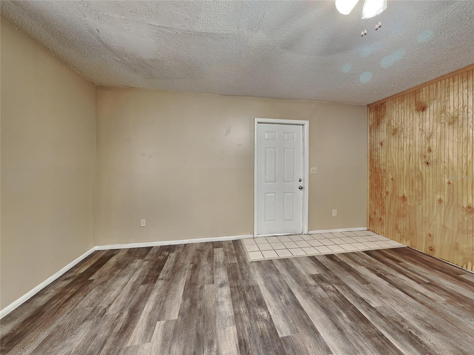 Image 4 of 20 For 907 63rd Avenue W 907 & 909