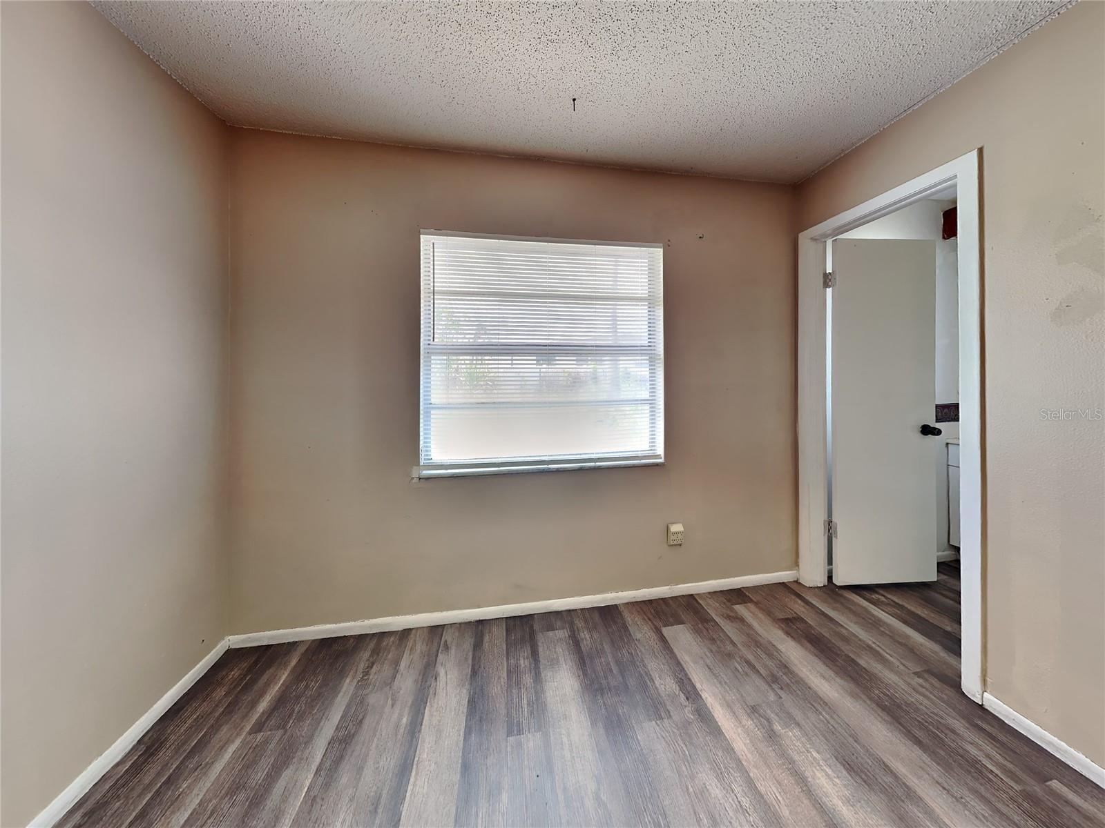 Image 7 of 20 For 907 63rd Avenue W 907 & 909