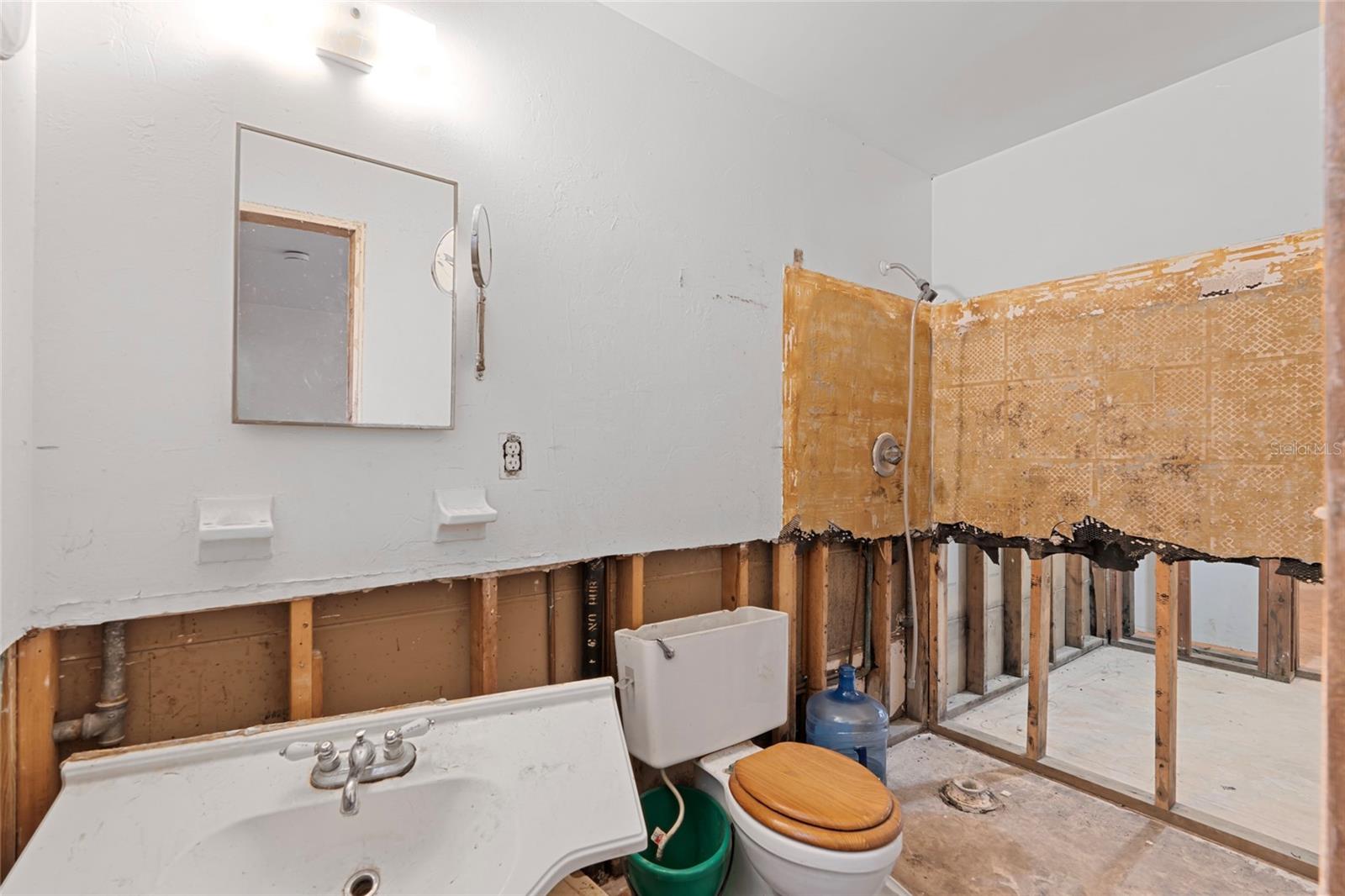 Image 10 of 36 For 701 59th Avenue Ne