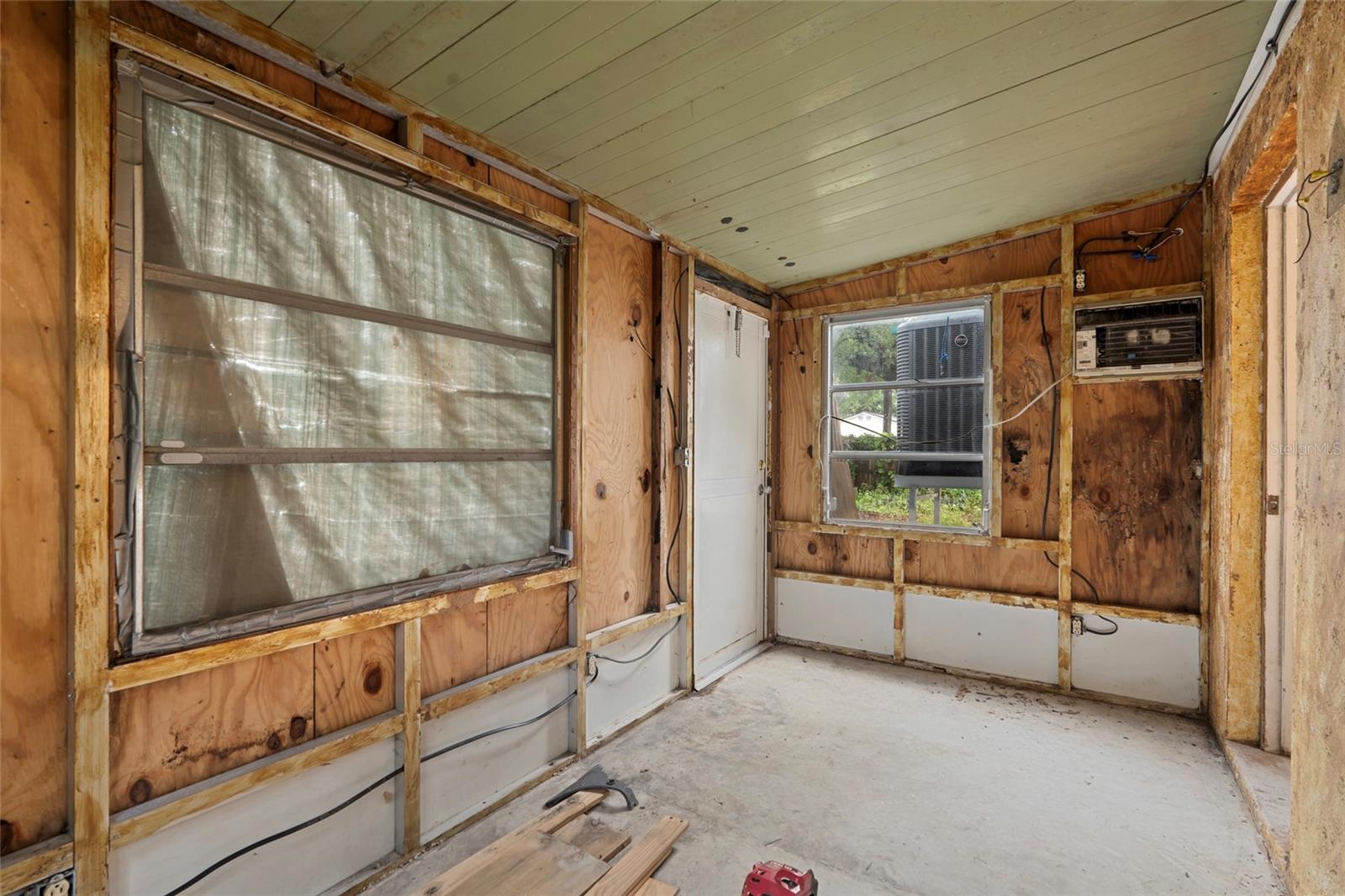 Image 11 of 36 For 701 59th Avenue Ne