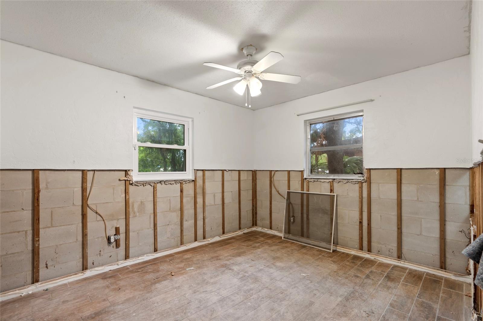 Image 16 of 36 For 701 59th Avenue Ne