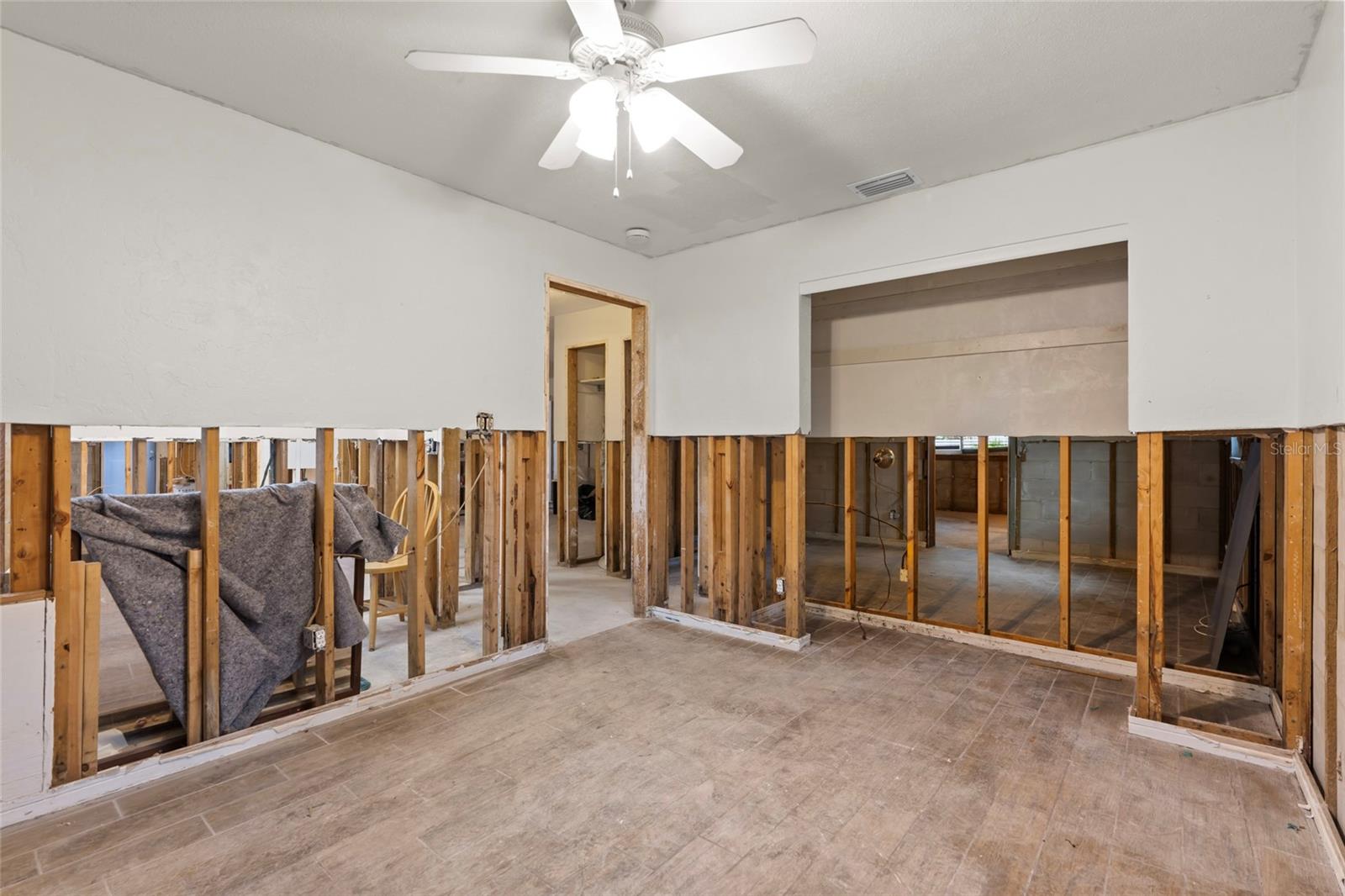 Image 17 of 36 For 701 59th Avenue Ne