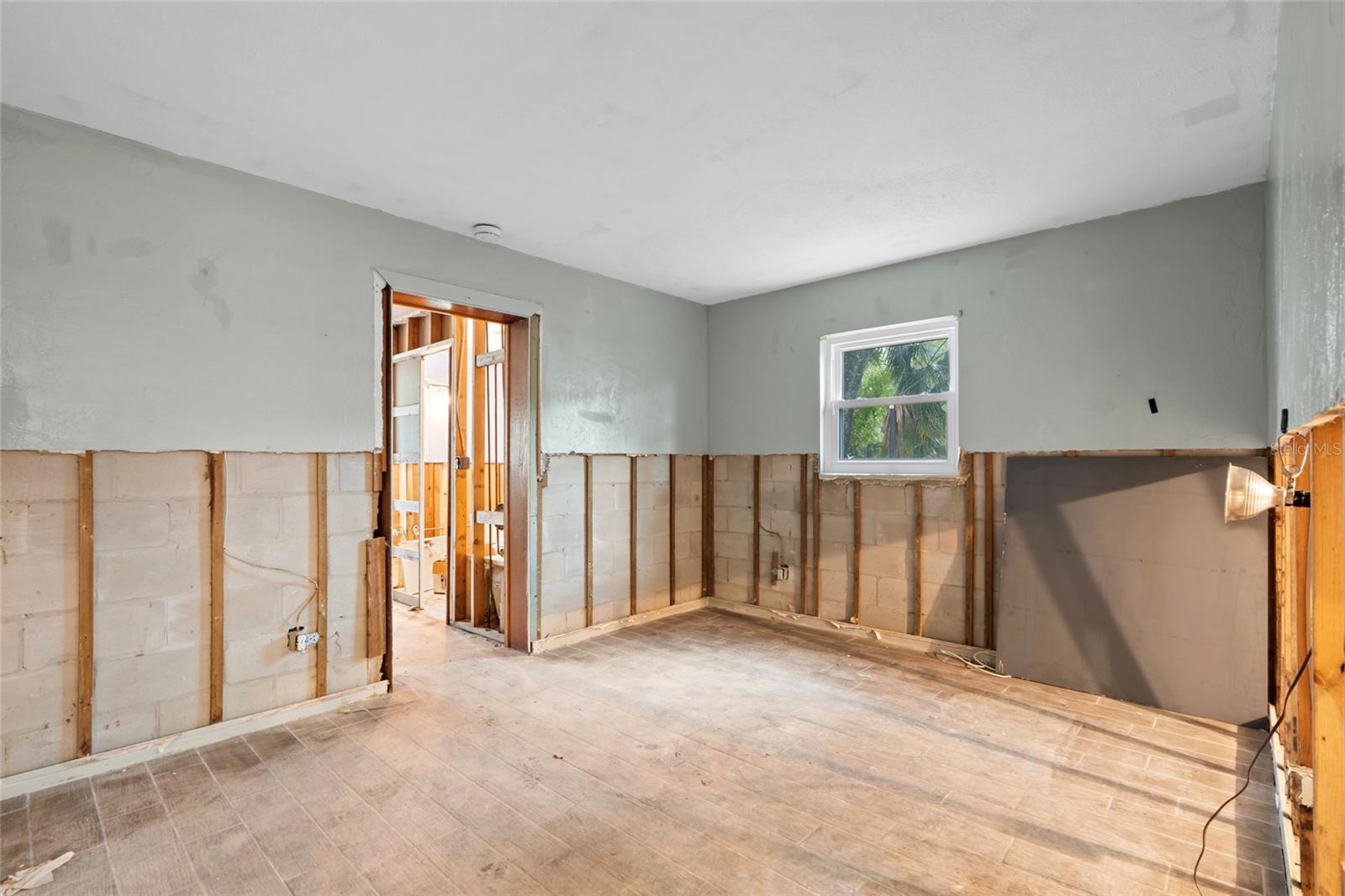 Image 18 of 36 For 701 59th Avenue Ne