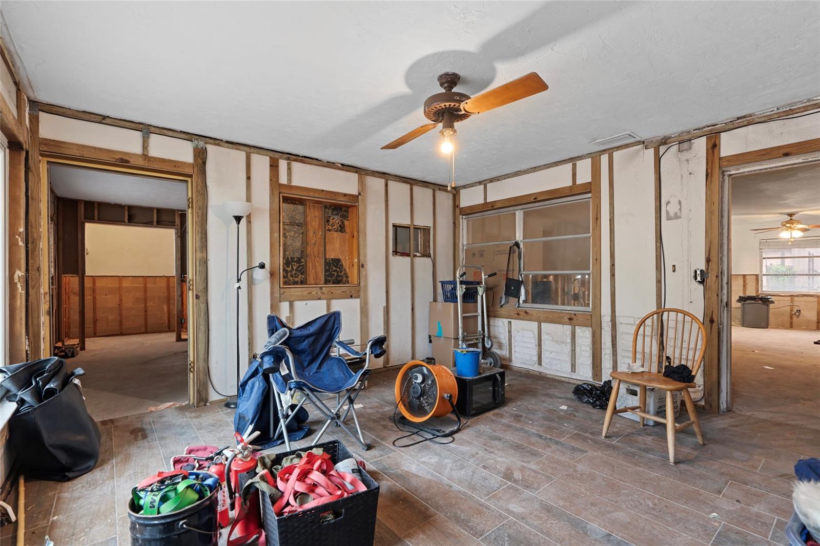 Image 4 of 36 For 701 59th Avenue Ne