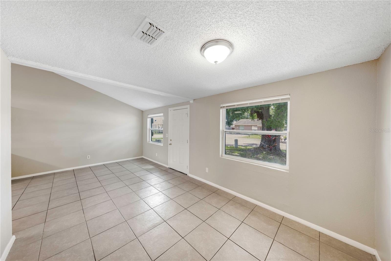 Image 6 of 19 For 8805 Plum Grove Court