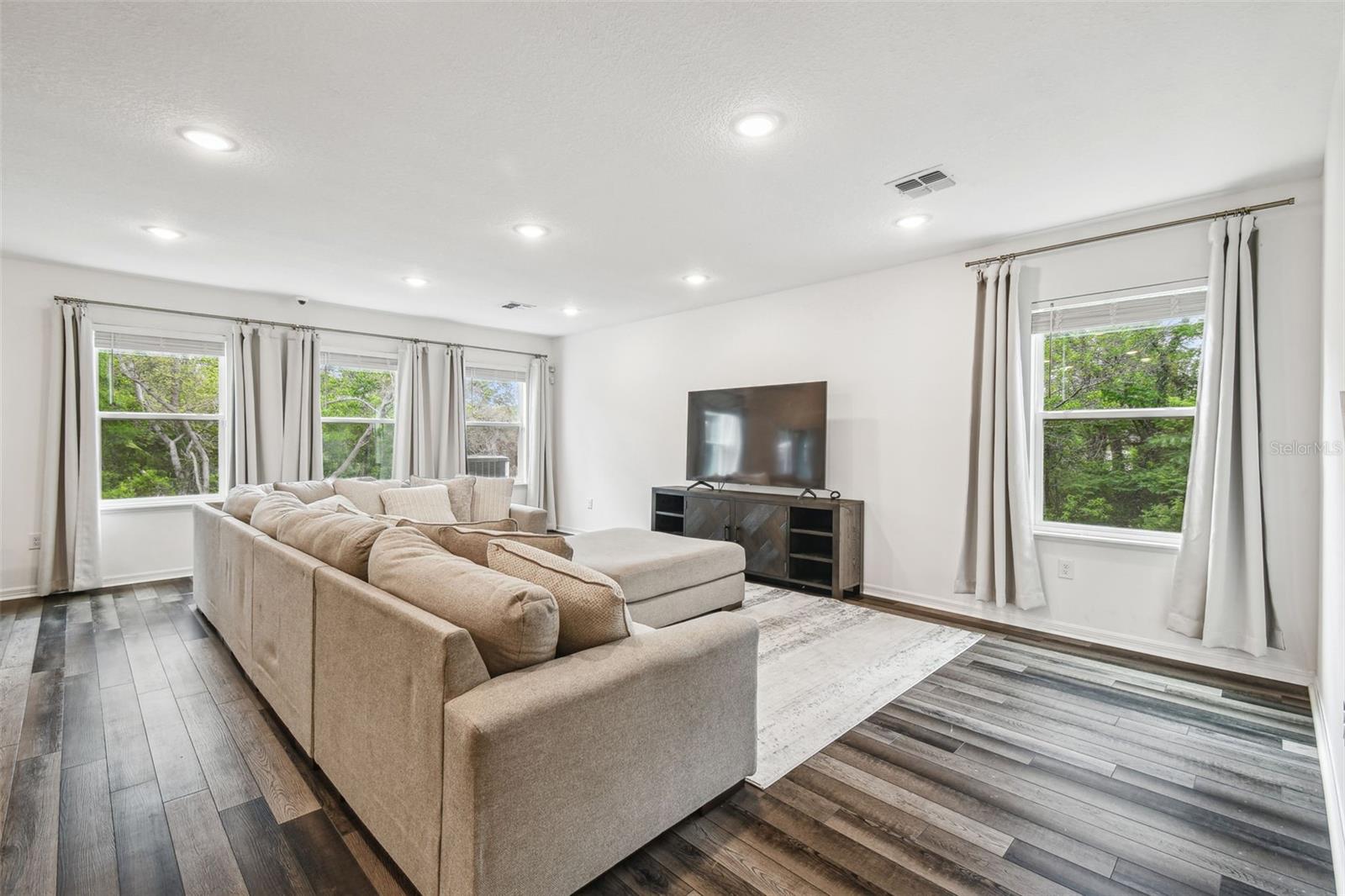 Image 13 of 57 For 14282 Coronado Drive