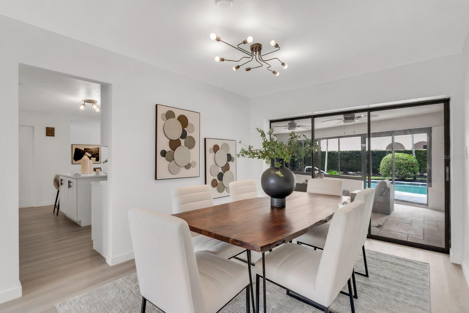 Listing photo id 15 for 7032 Pelican Island Drive