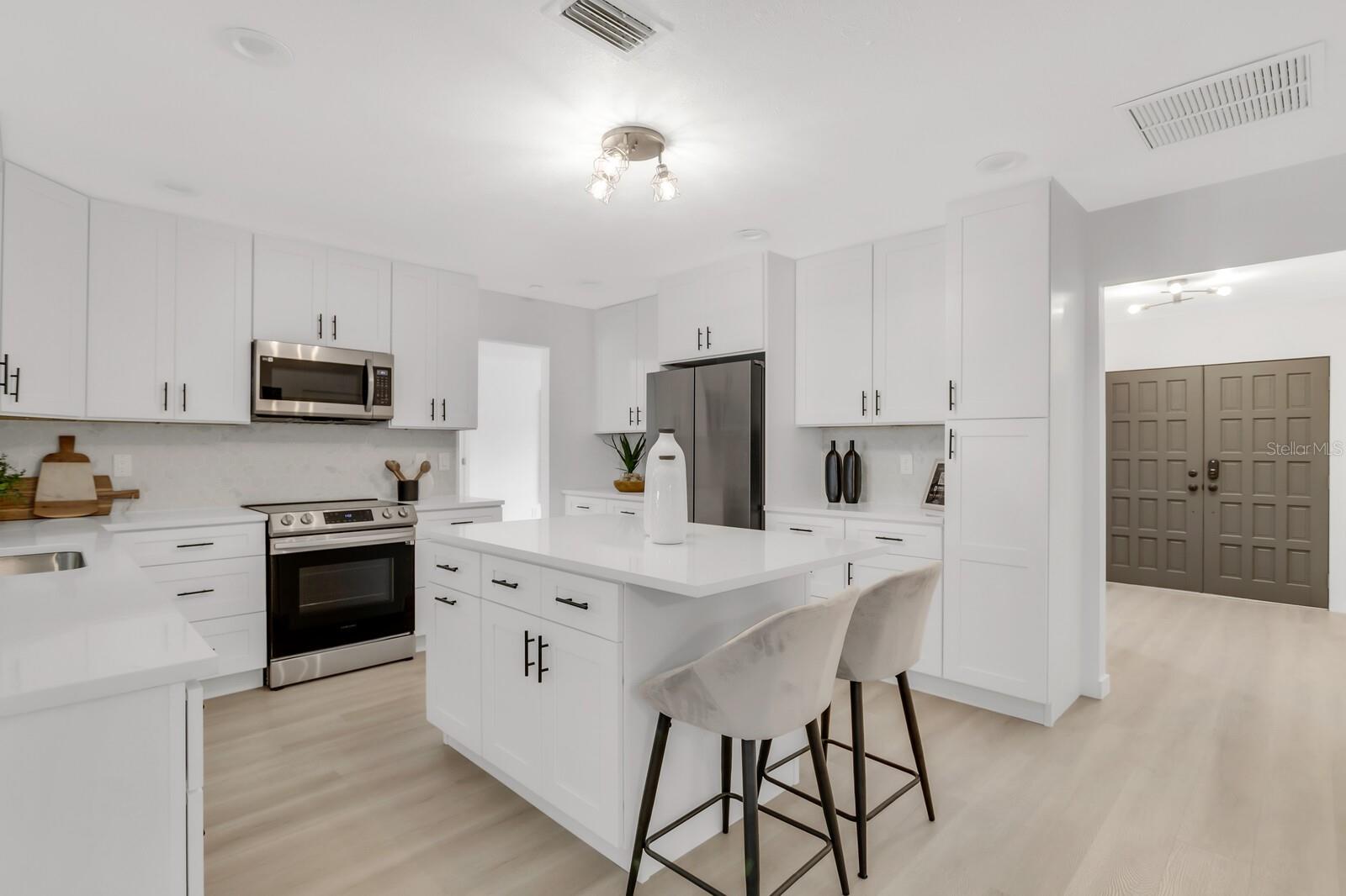 Listing photo id 16 for 7032 Pelican Island Drive