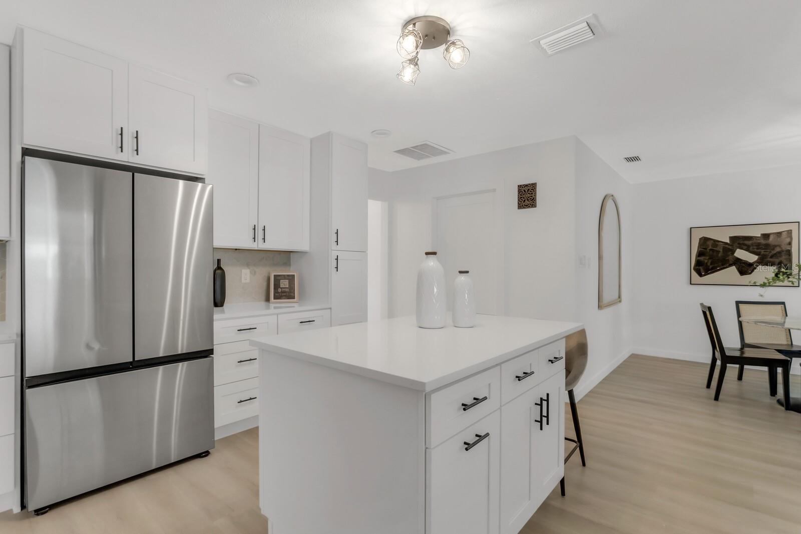 Listing photo id 17 for 7032 Pelican Island Drive