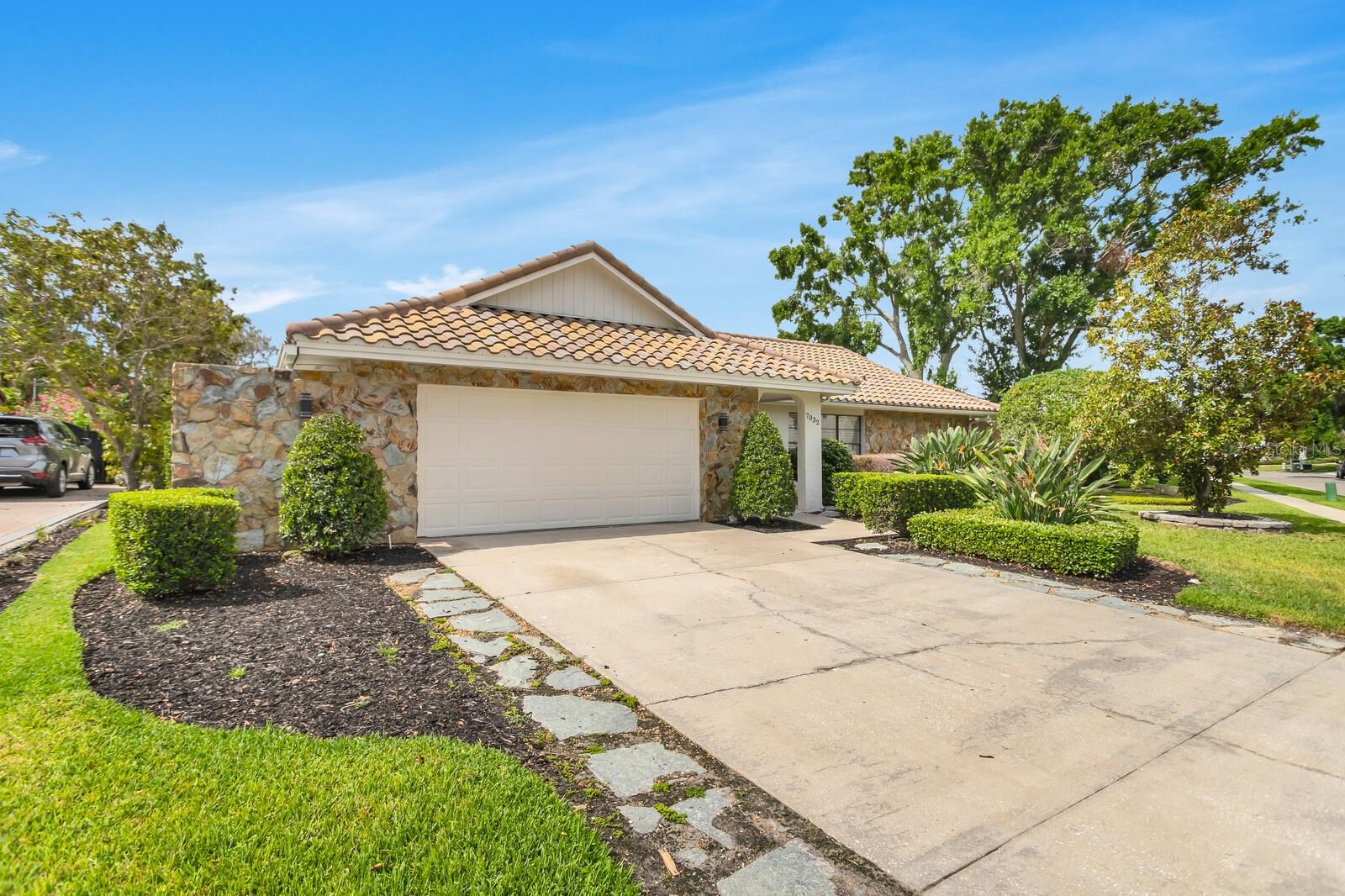 Listing photo id 0 for 7032 Pelican Island Drive