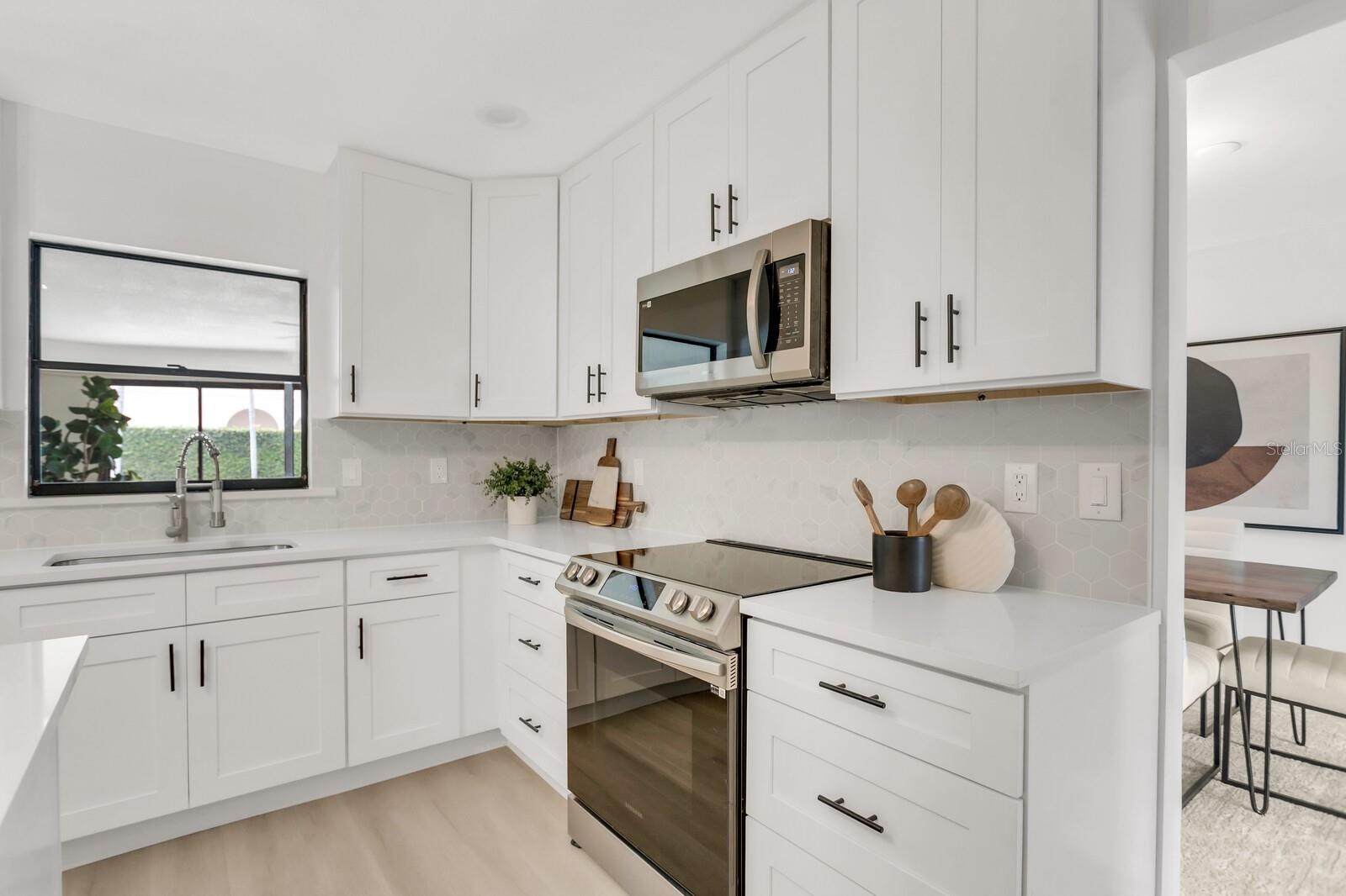 Listing photo id 19 for 7032 Pelican Island Drive