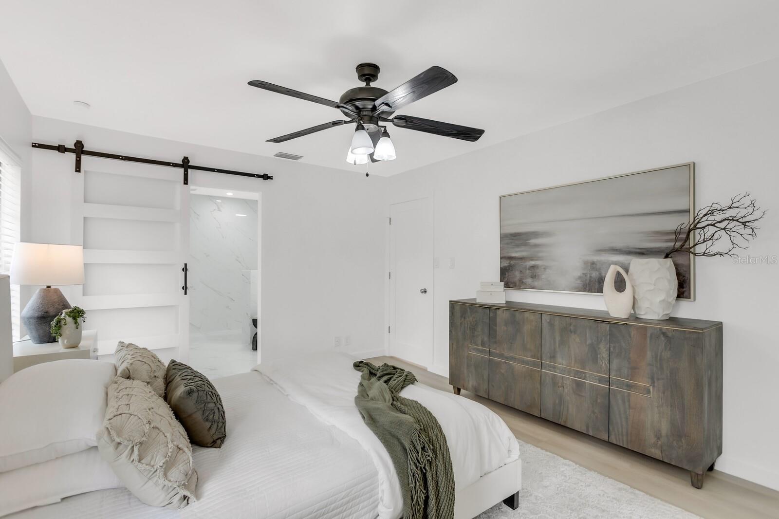 Listing photo id 32 for 7032 Pelican Island Drive