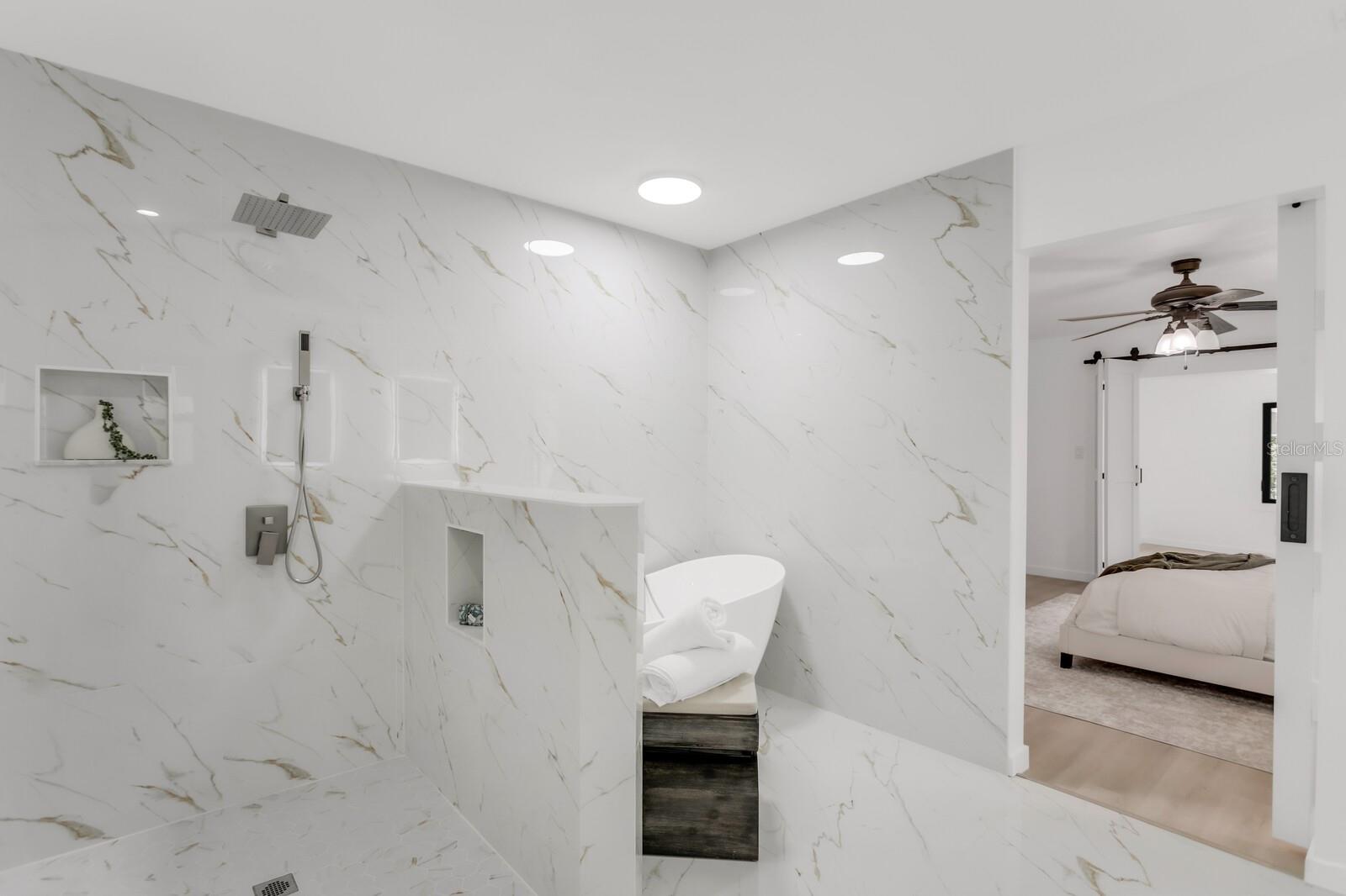 Listing photo id 35 for 7032 Pelican Island Drive